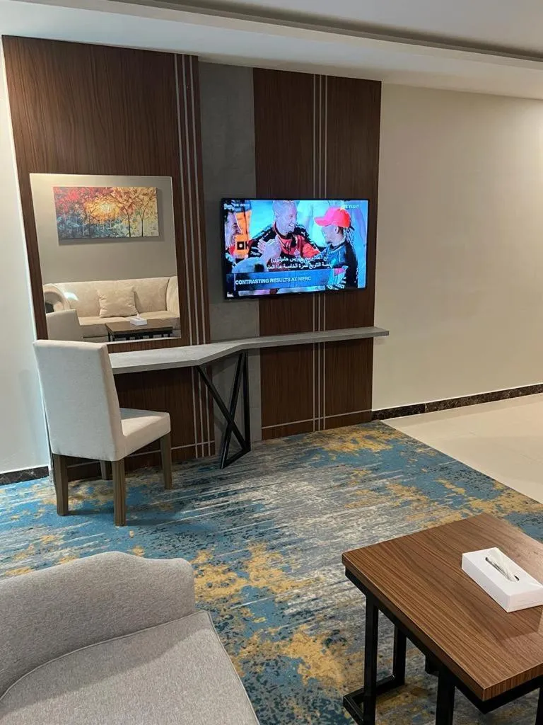 TV and multimedia in Remaz Suites Hotel