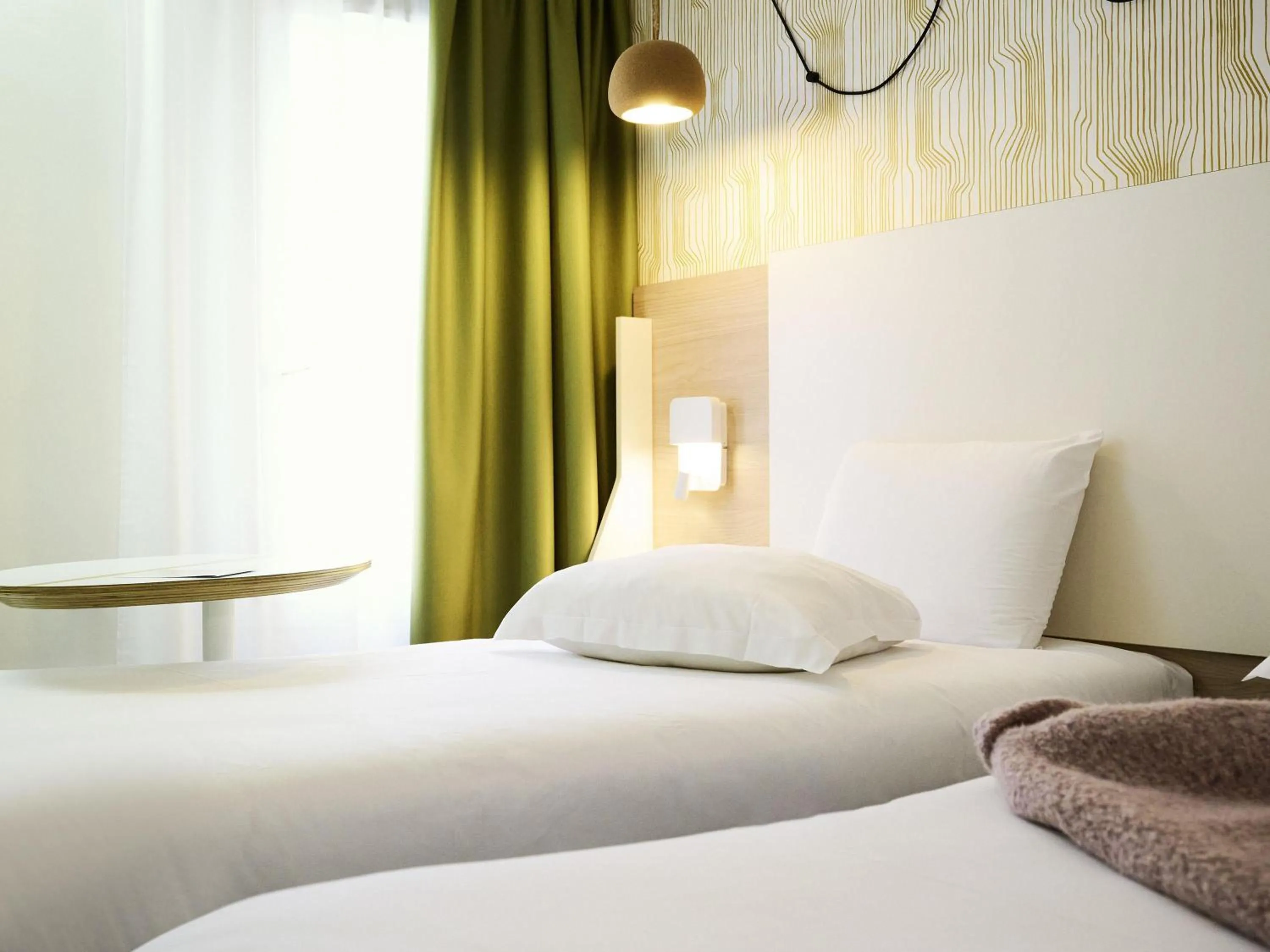 Bedroom, Bed in ibis Styles Bordeaux Begles Arena