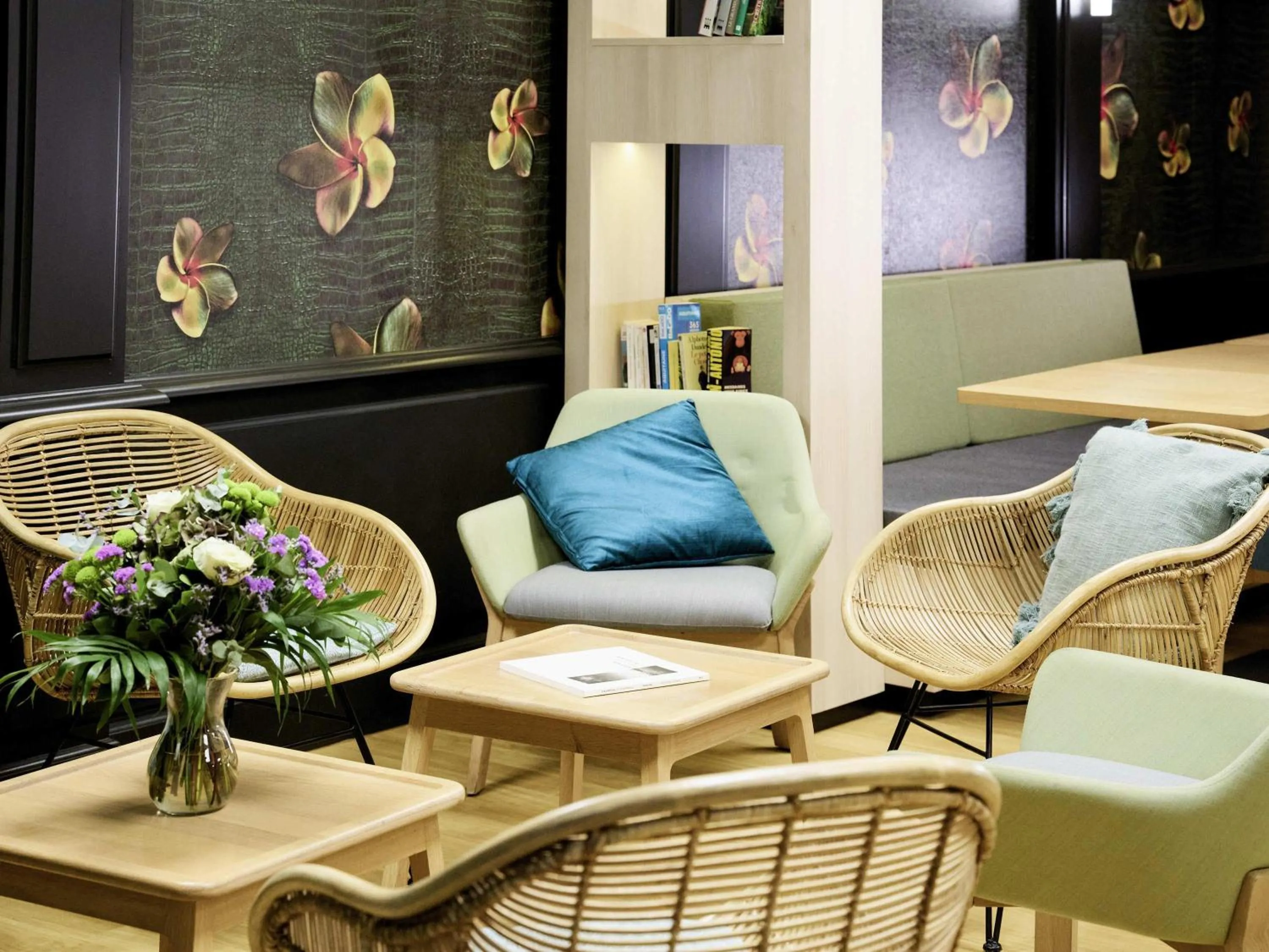 Restaurant/places to eat in ibis Styles Bordeaux Begles Arena