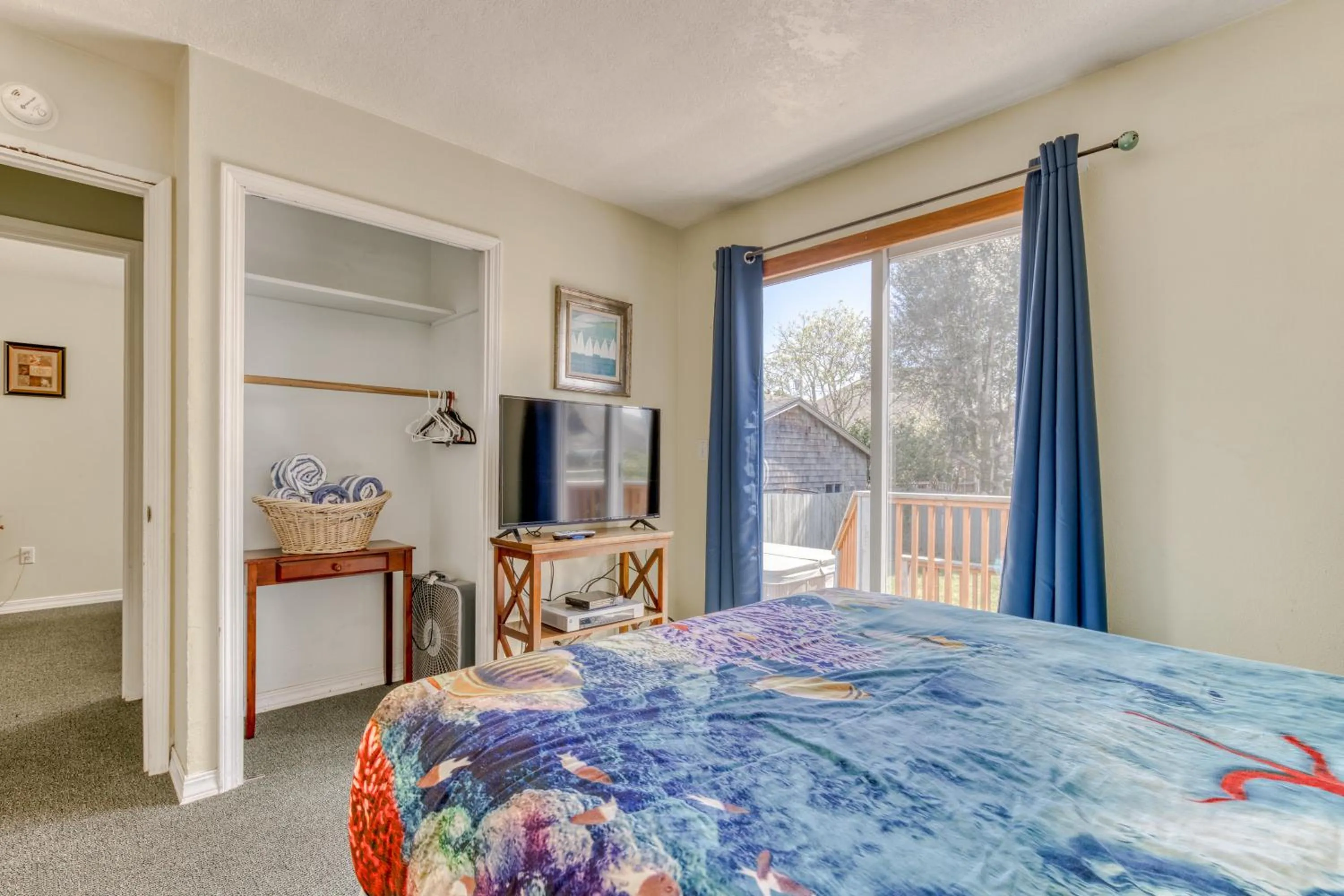 Bed in Pearl off the Prom