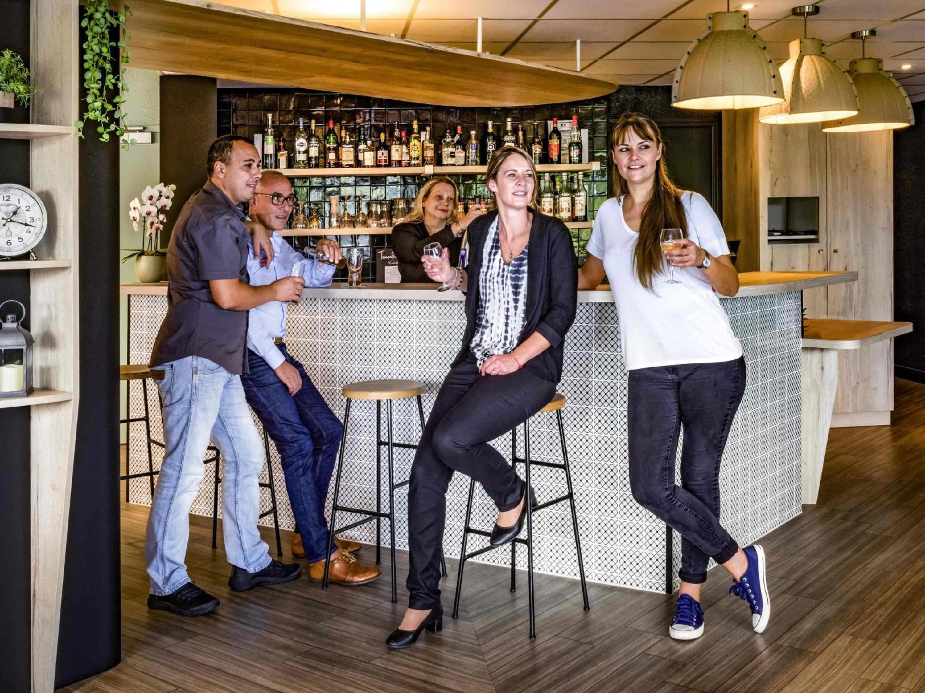 Lounge or bar in ibis Creil Sur Oise