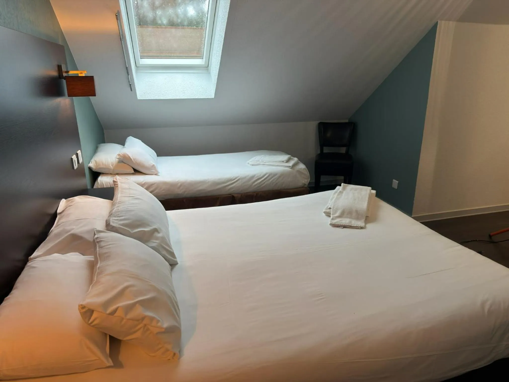 Bed in Logis Hotel Lons-le-Saunier - Restaurant Le Grill
