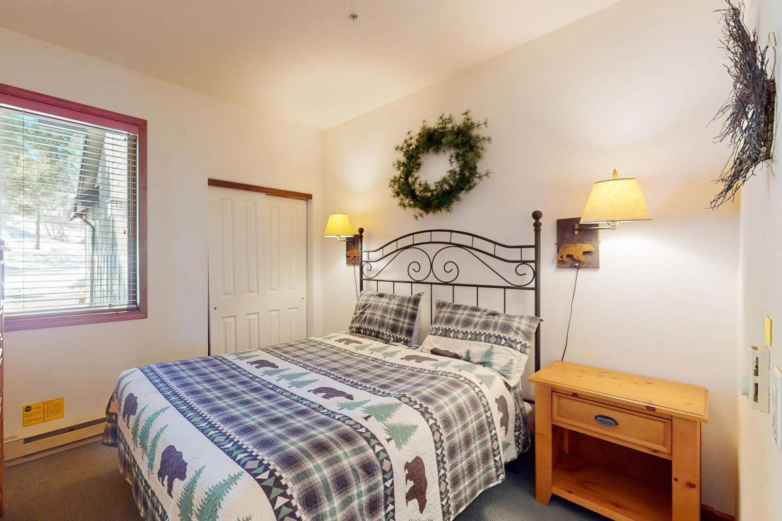 Bed in Eagle Run 113