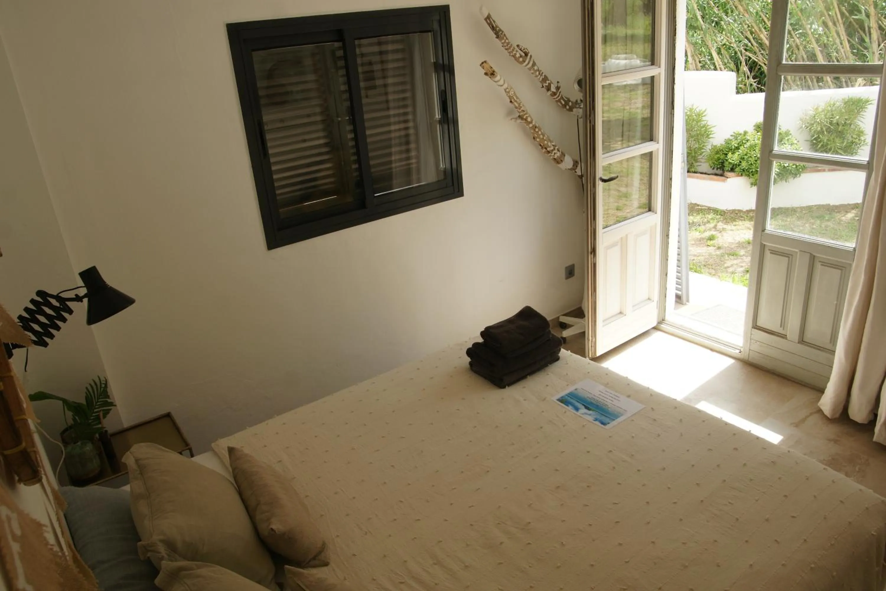 Facade/entrance, Bed in Finca Mil Estrellas