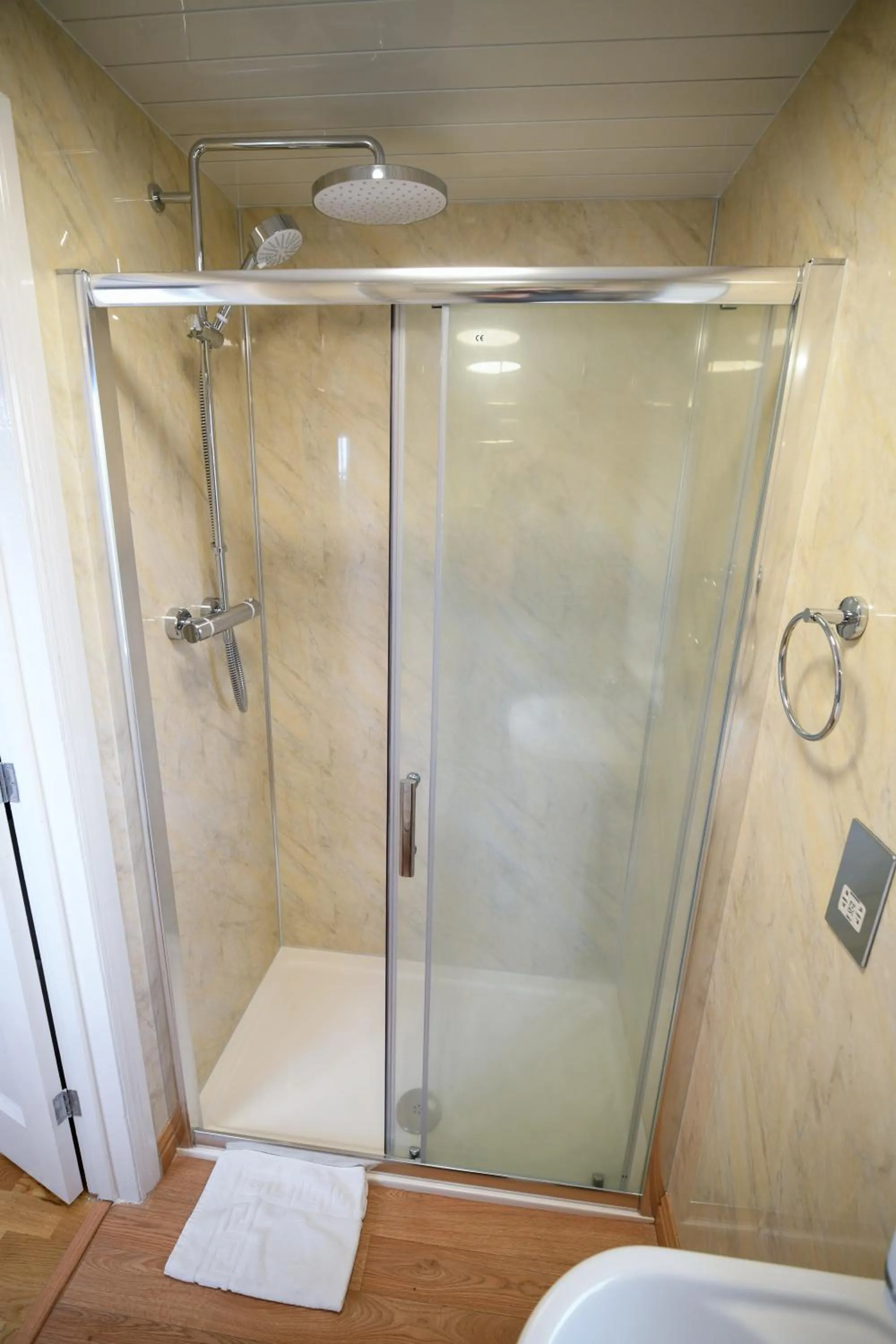 Shower in Fennec Apartments