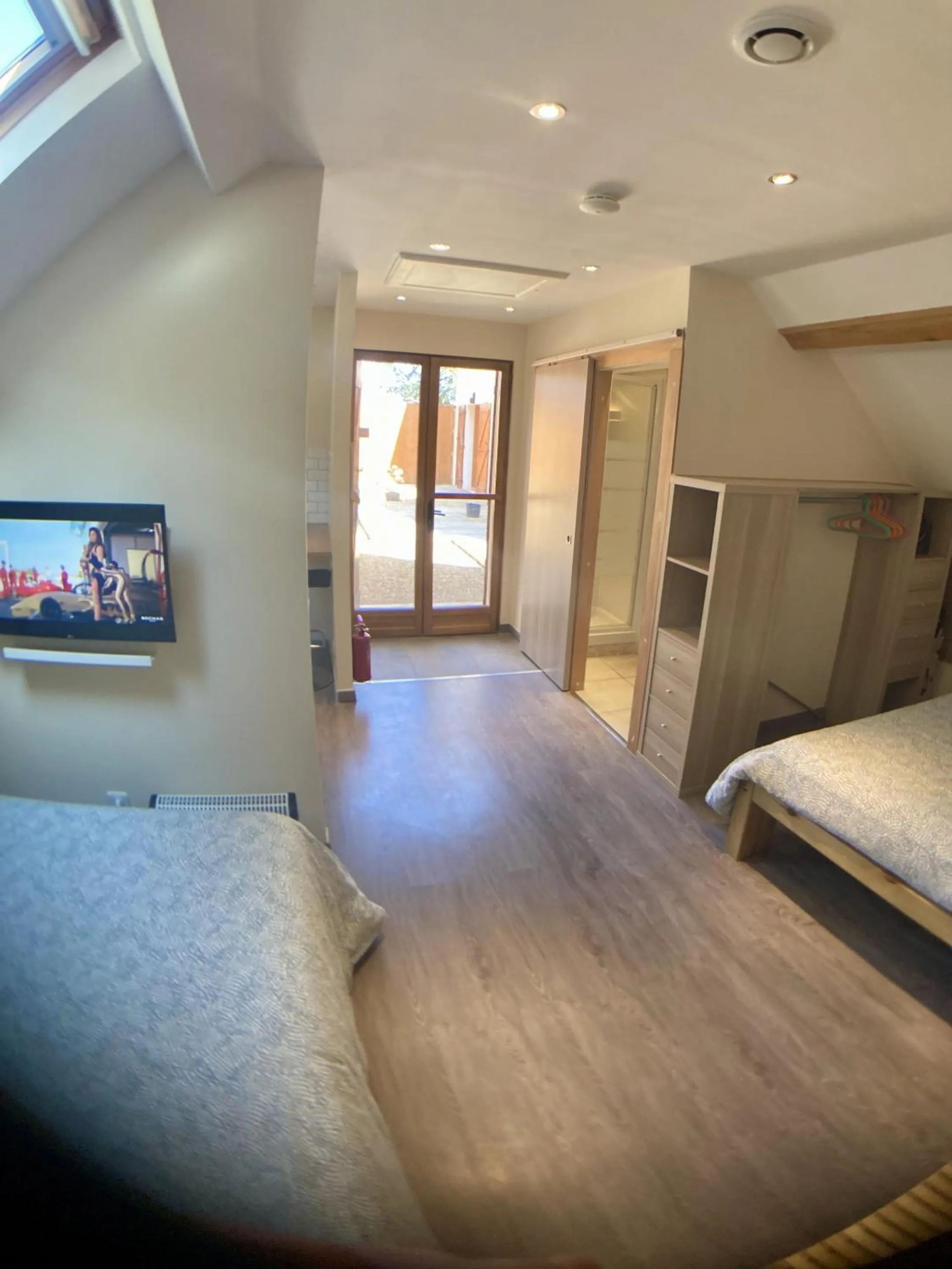 Bedroom, Bed in Beauval Chambre