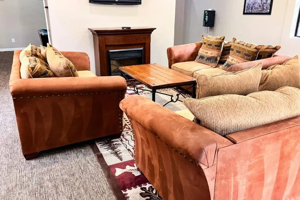 Mammoth Ski & Racquet 124