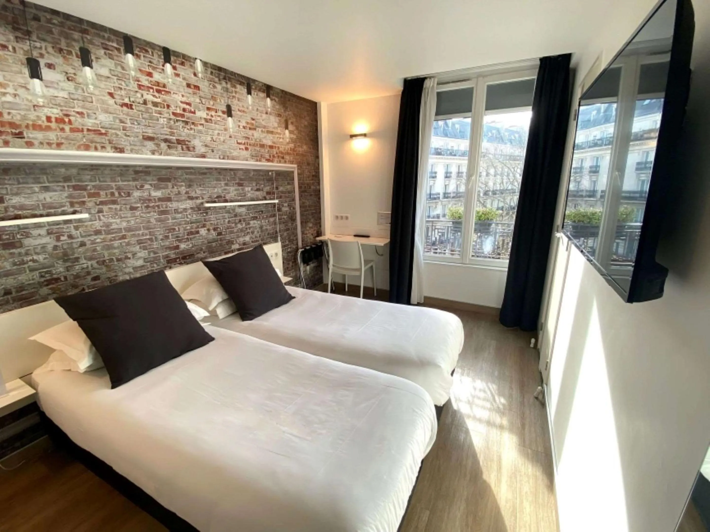 Bedroom, Bed in Best Western Hotel Le Montparnasse