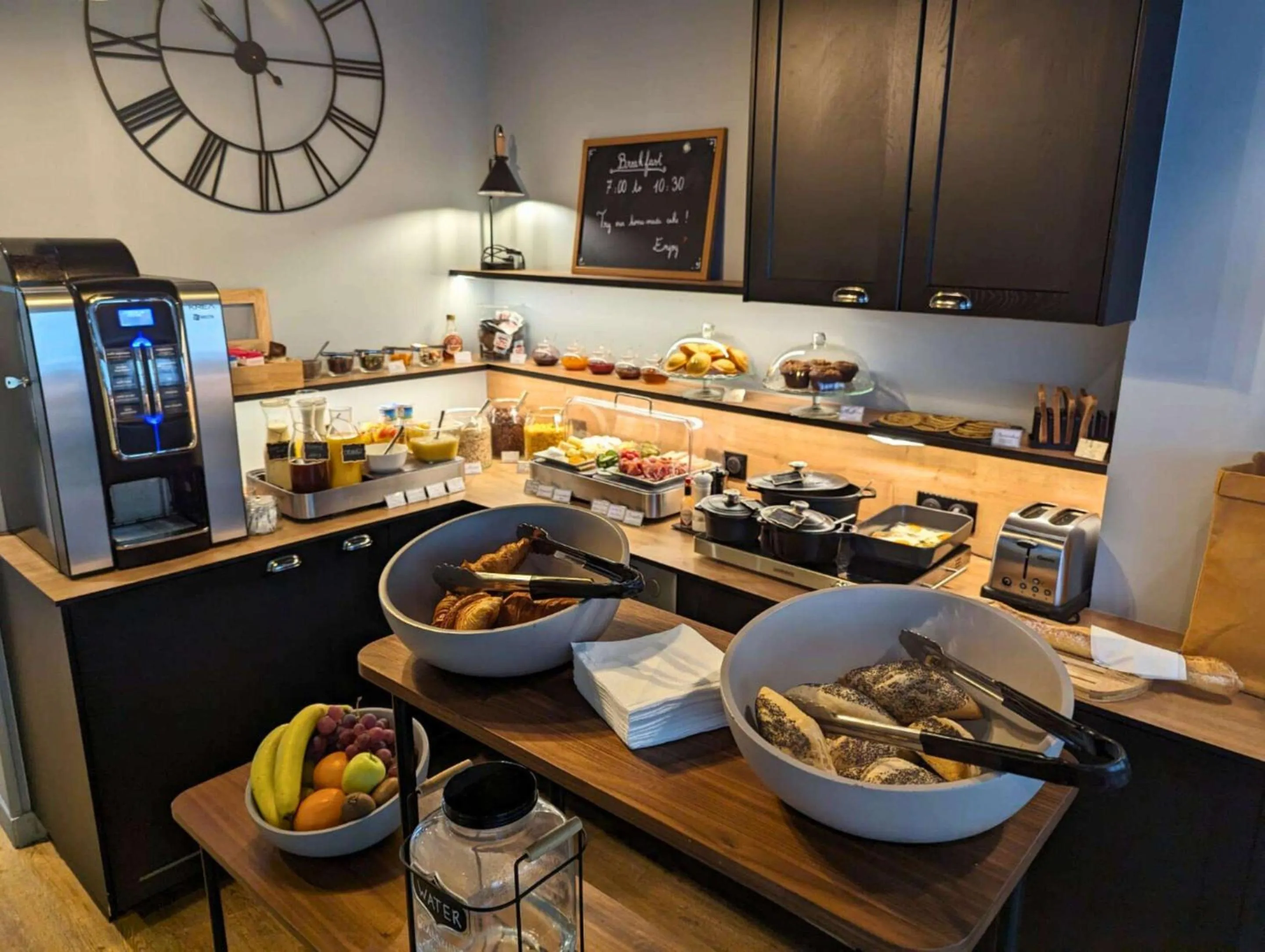 Breakfast in Best Western Hotel Le Montparnasse