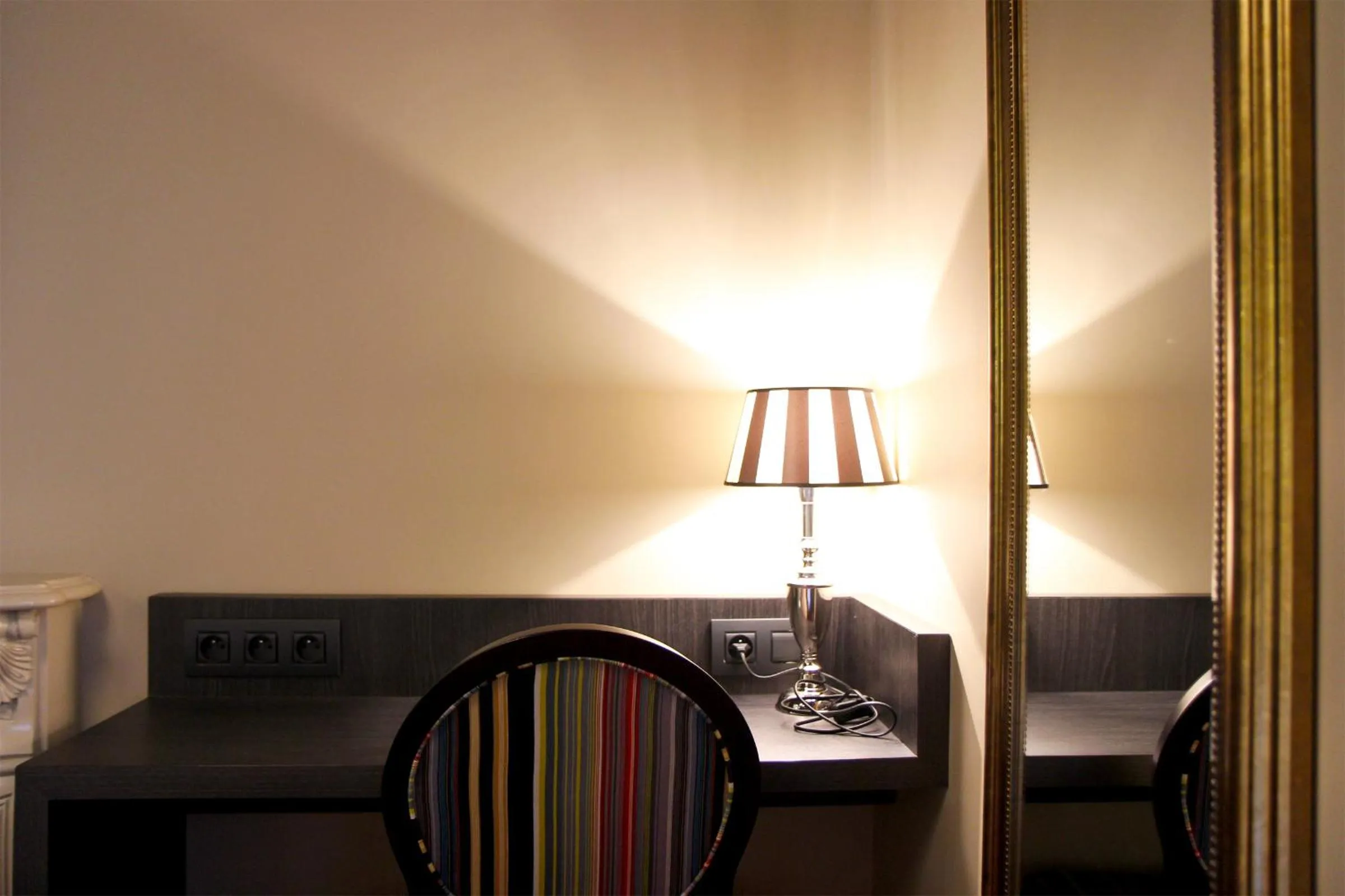 Seating area in Best Western Le Montmartre – Saint Pierre