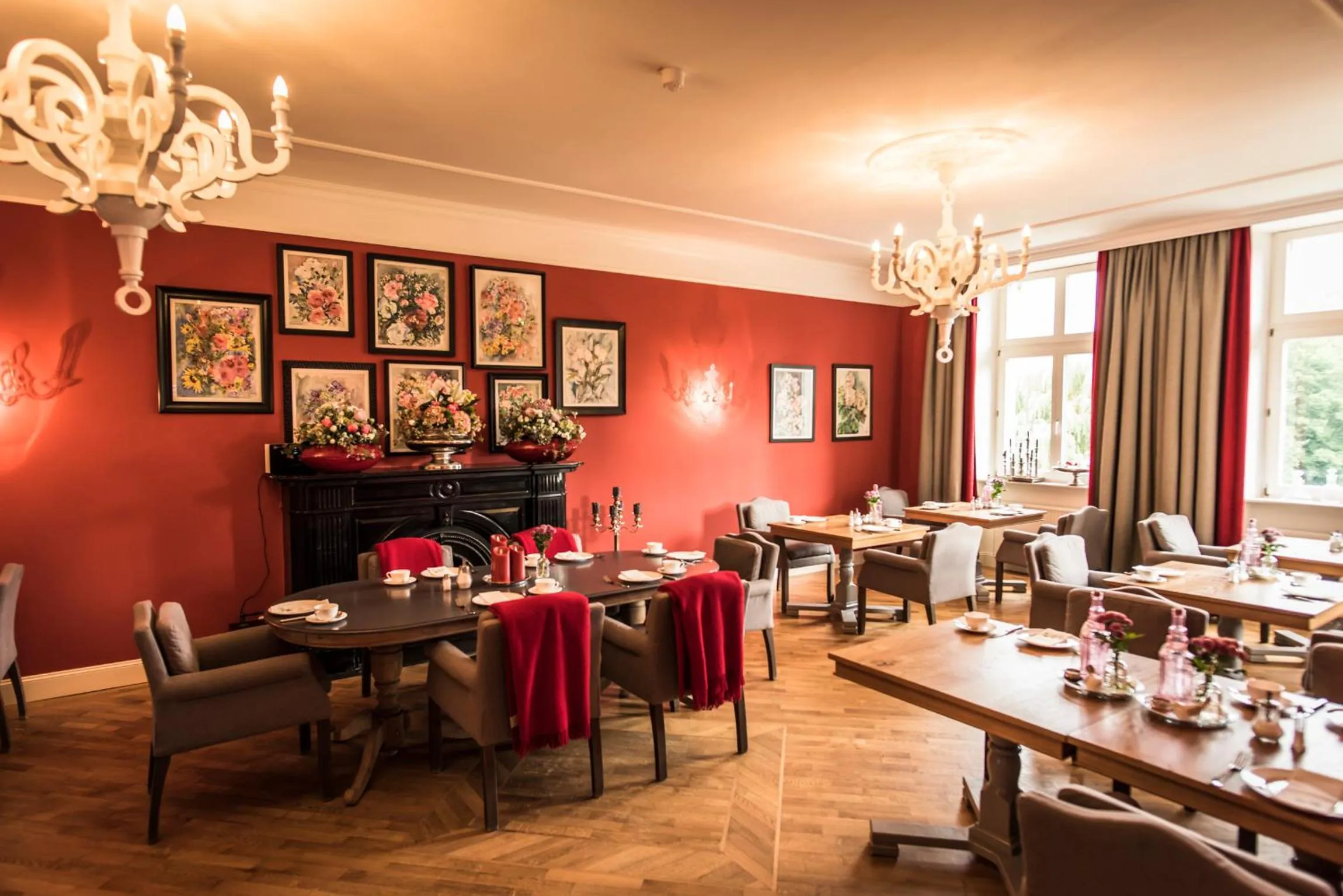 Restaurant/places to eat in Schloss Kaarz mit Park