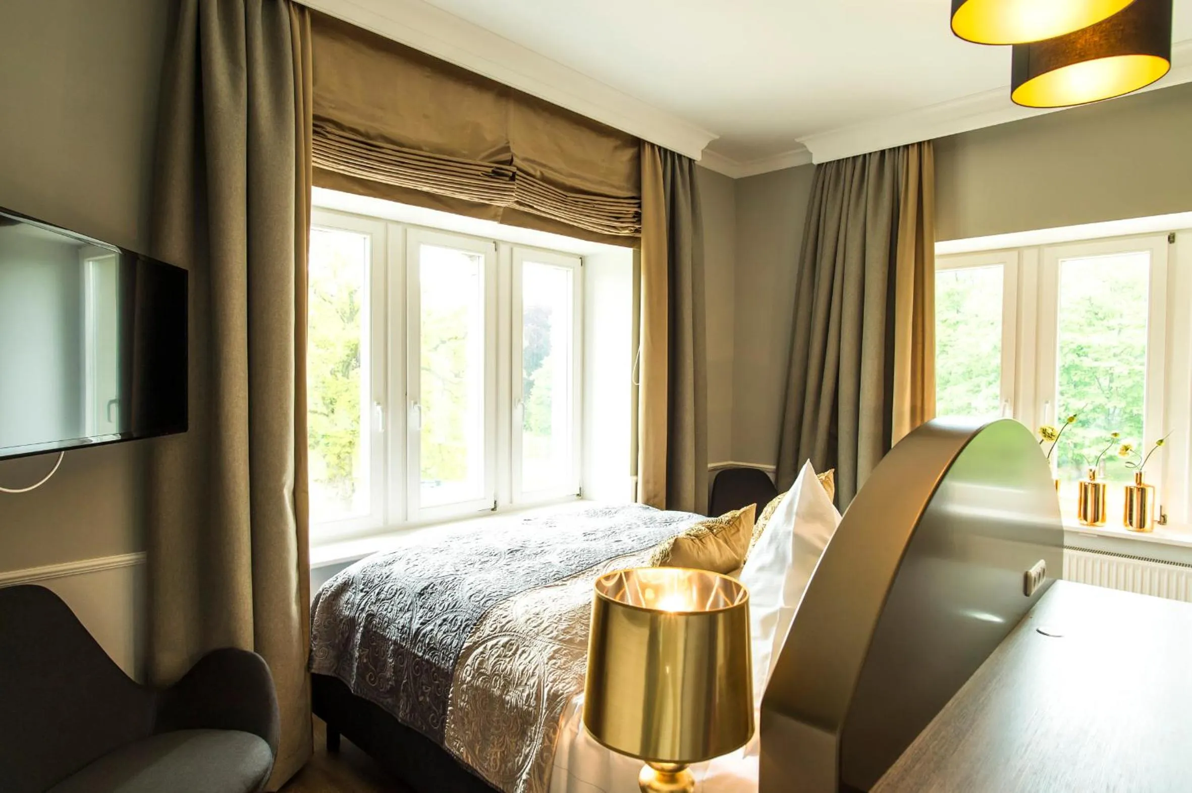 Photo of the whole room, Bed in Schloss Kaarz mit Park