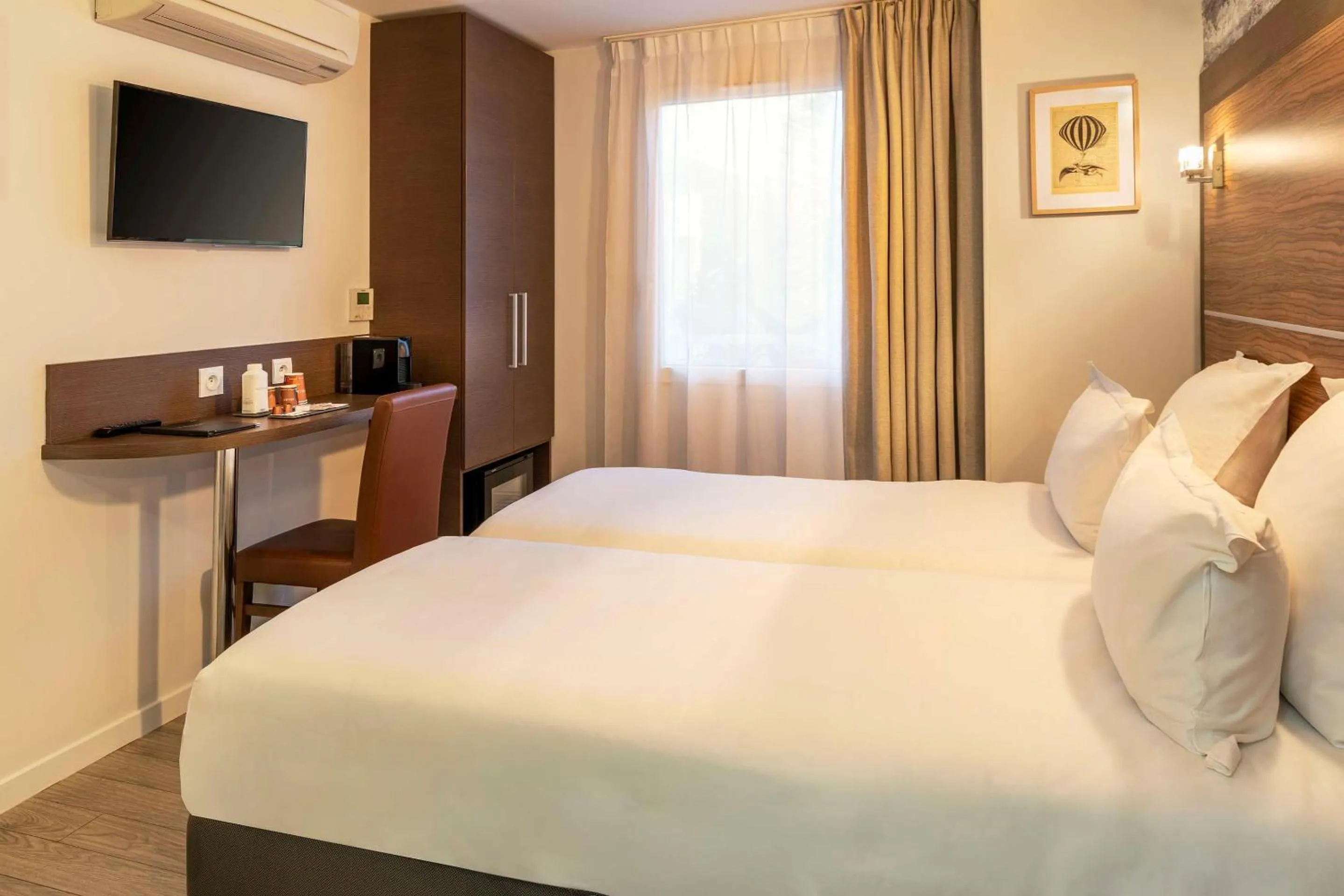 Bedroom, Bed in Hotel Apolonia Paris Mouffetard, Sure Hotel Collection by Best Western