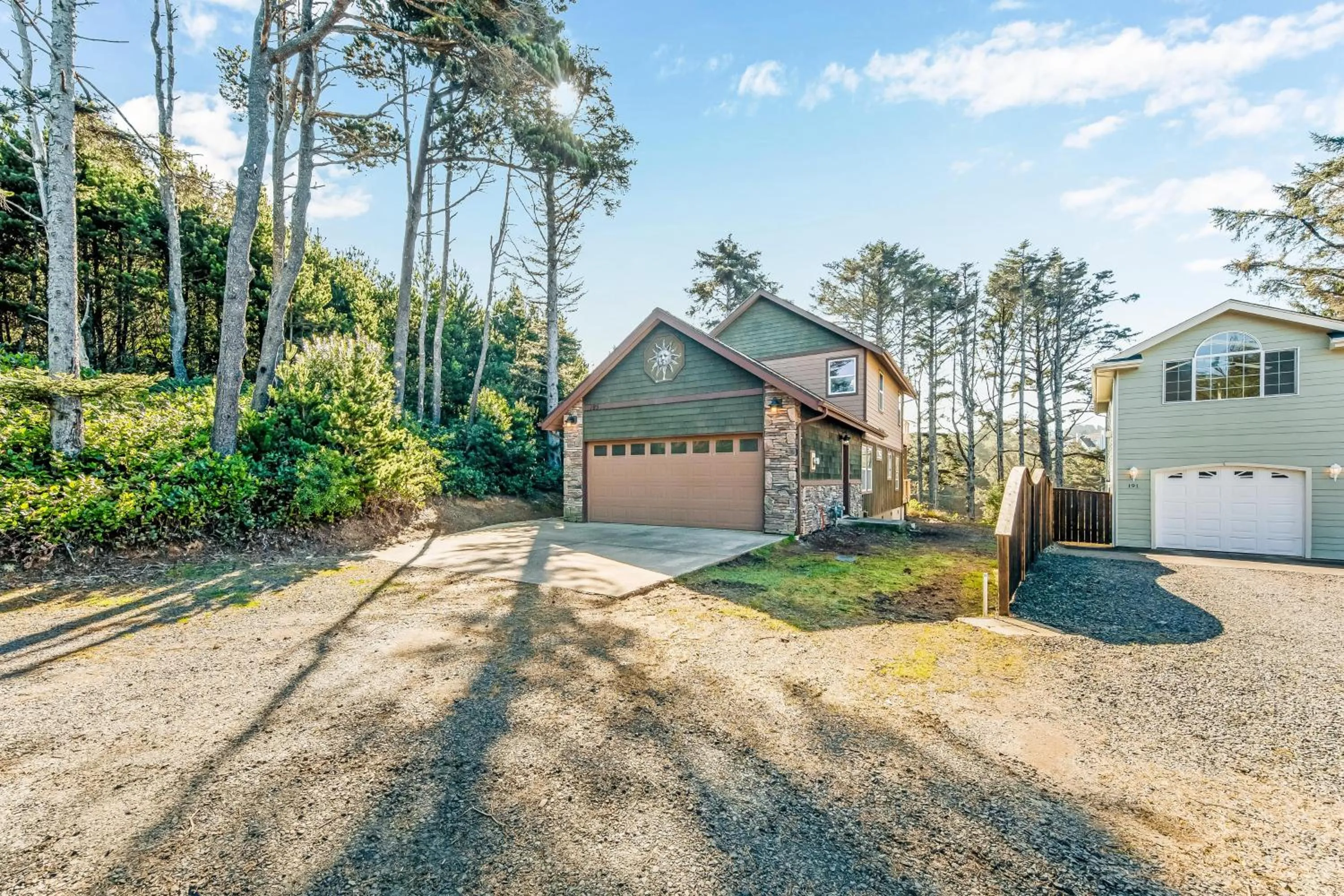 Yaquina Lighthouse View Beach Home