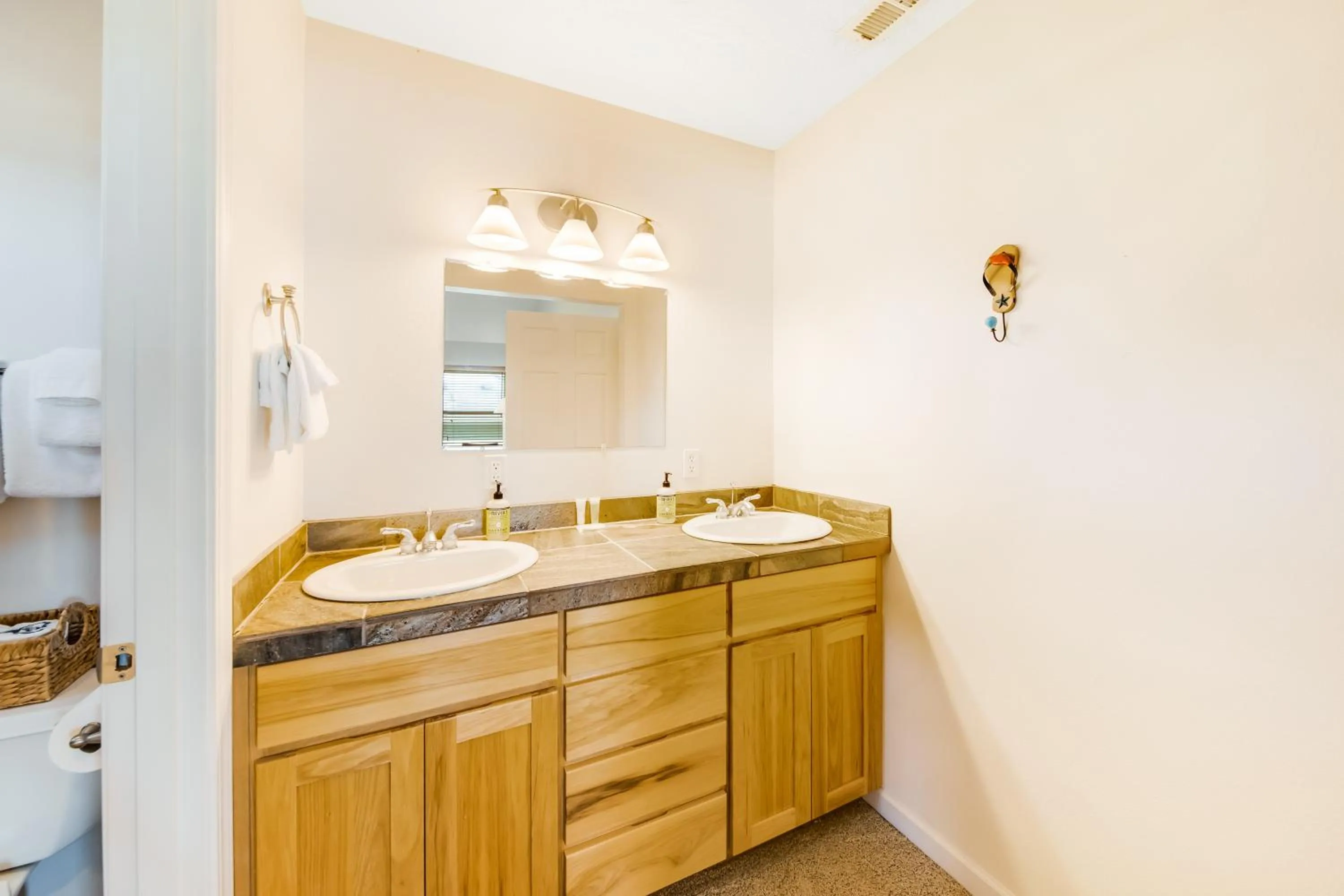 Yaquina Lighthouse View Beach Home