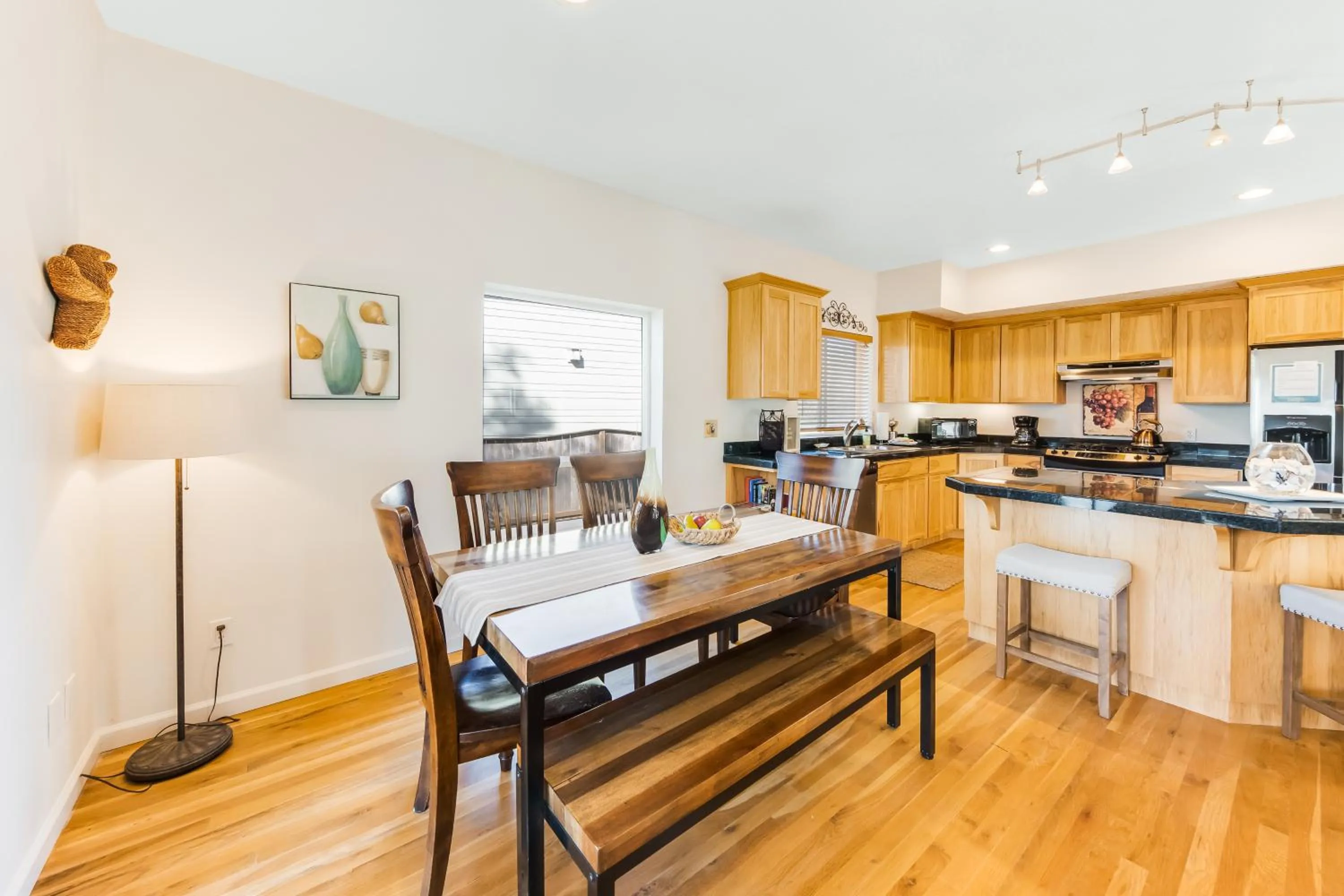 Yaquina Lighthouse View Beach Home