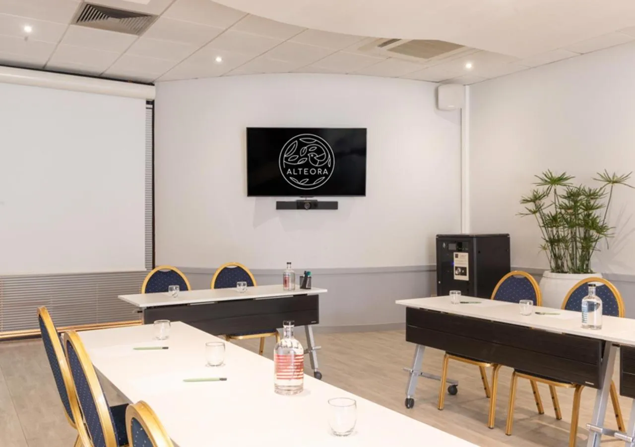 Meeting/conference room in The Originals City, Hôtel Alteora, Poitiers Site du Futuroscope