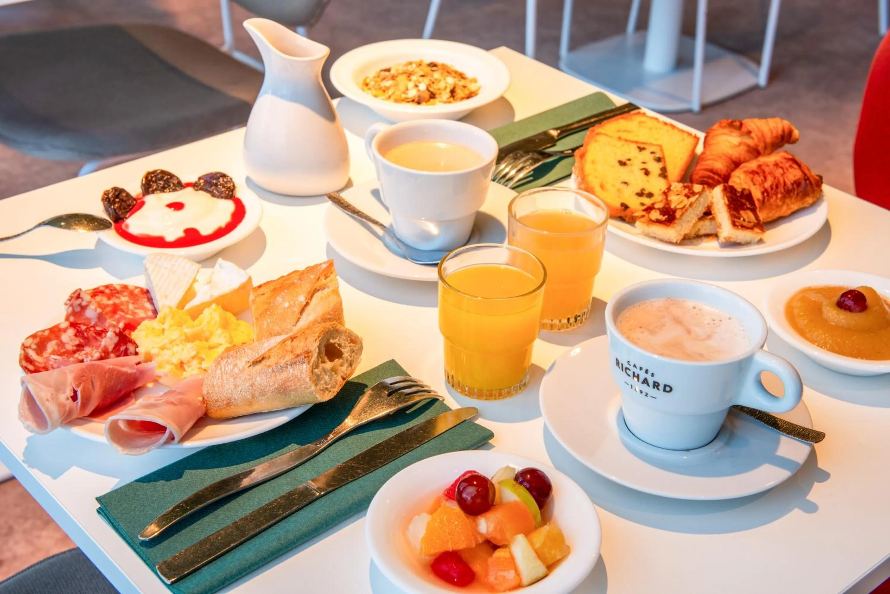 Breakfast in The Originals City, Hôtel Alteora, Poitiers Site du Futuroscope