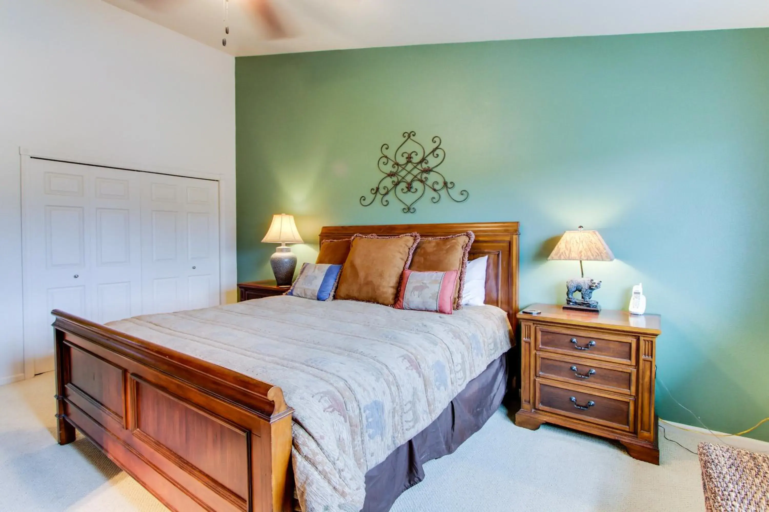 Lorees Riverview Lorees Riverview