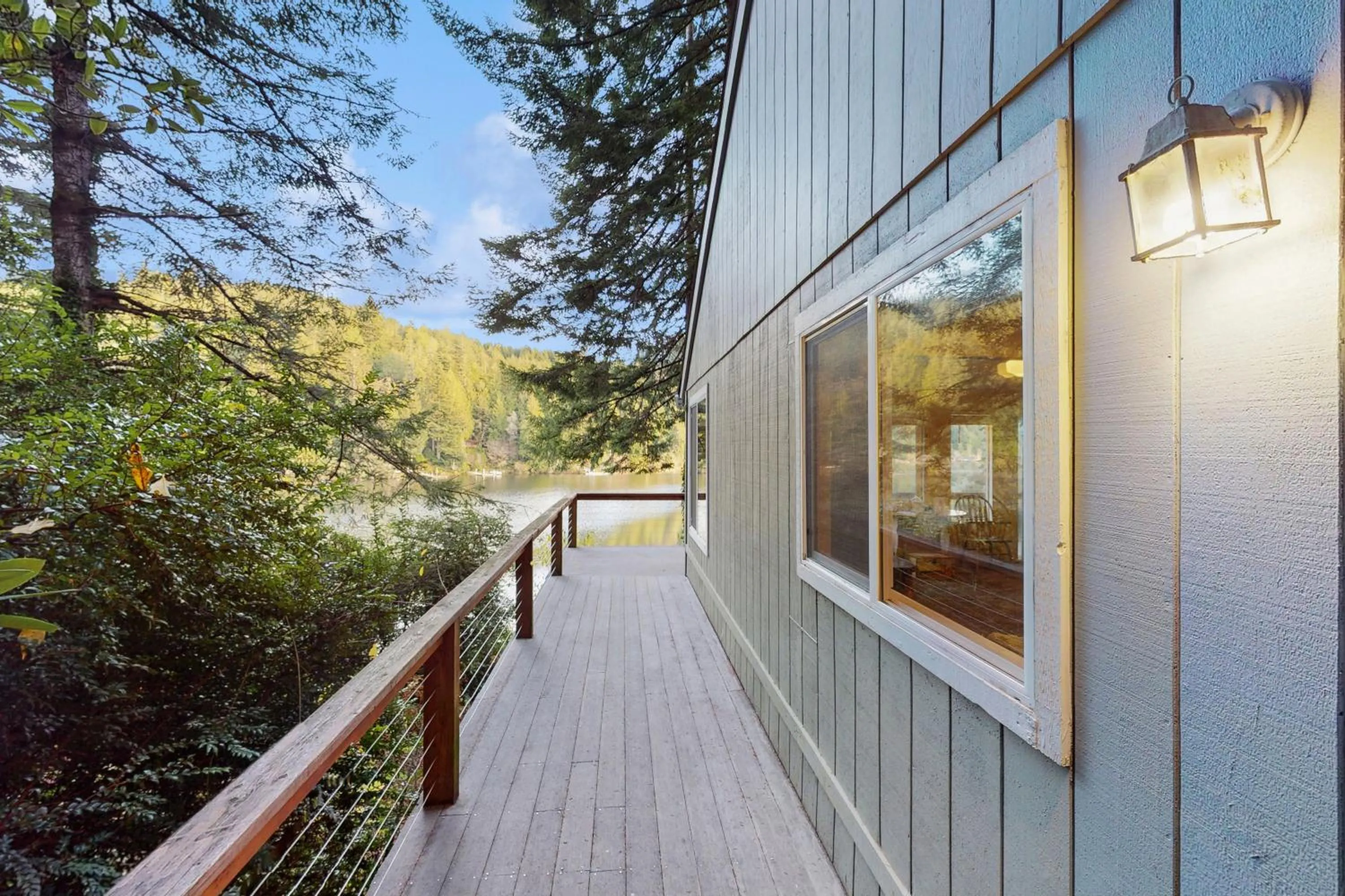 Rustic Retreat on Mercer Lake