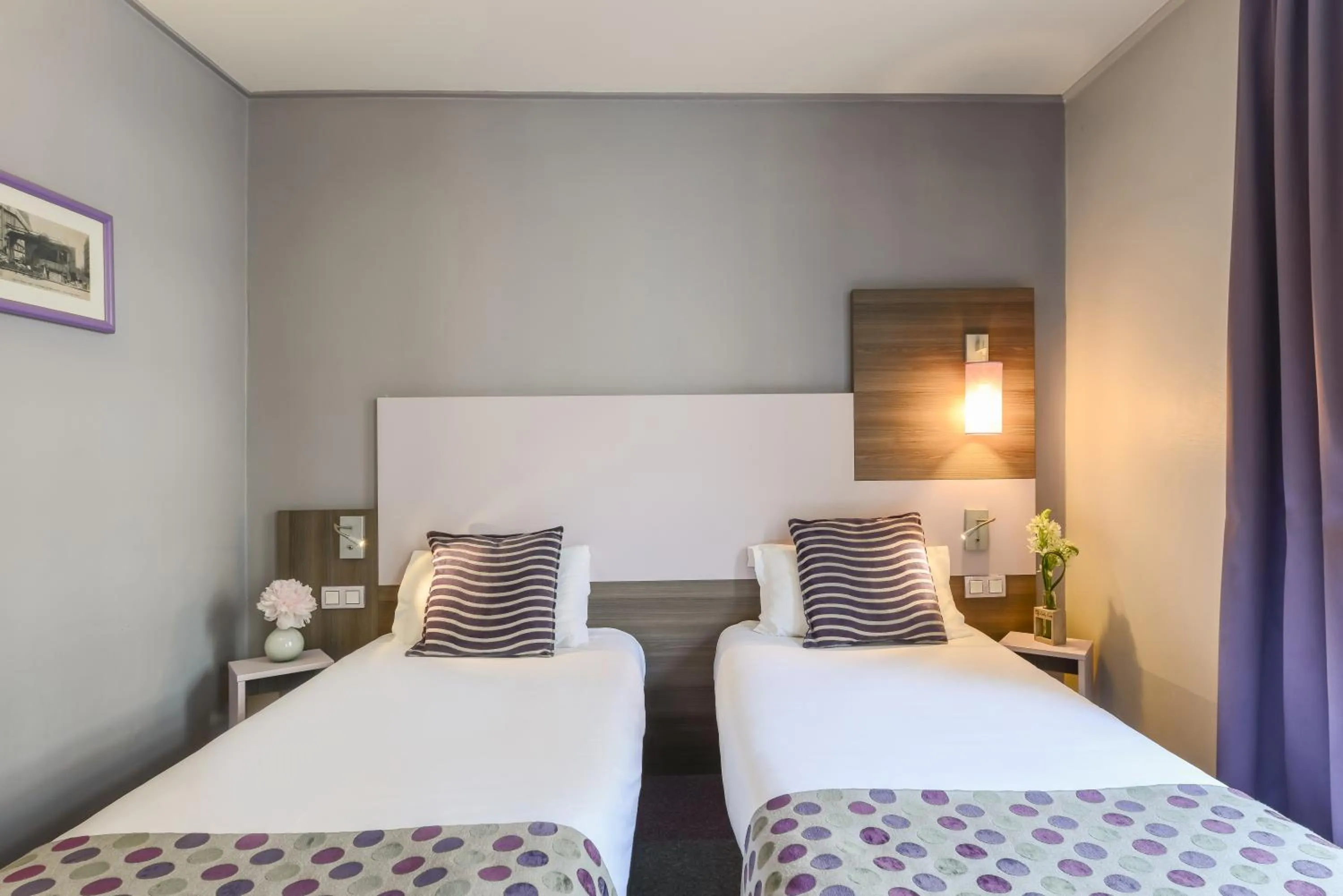 Photo of the whole room, Bed in Comfort Hotel Nation Père Lachaise