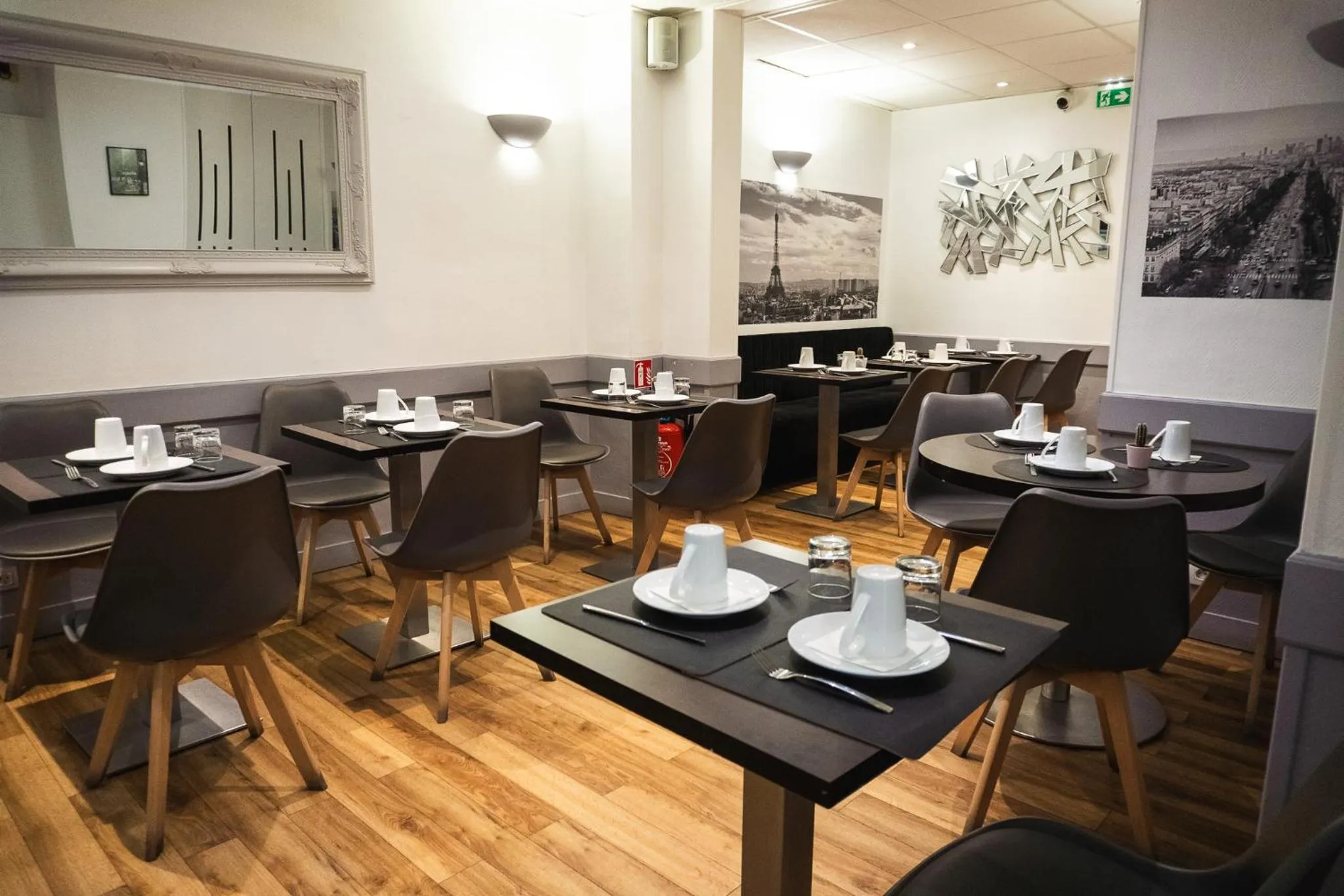 Buffet breakfast in Comfort Hotel Nation Père Lachaise