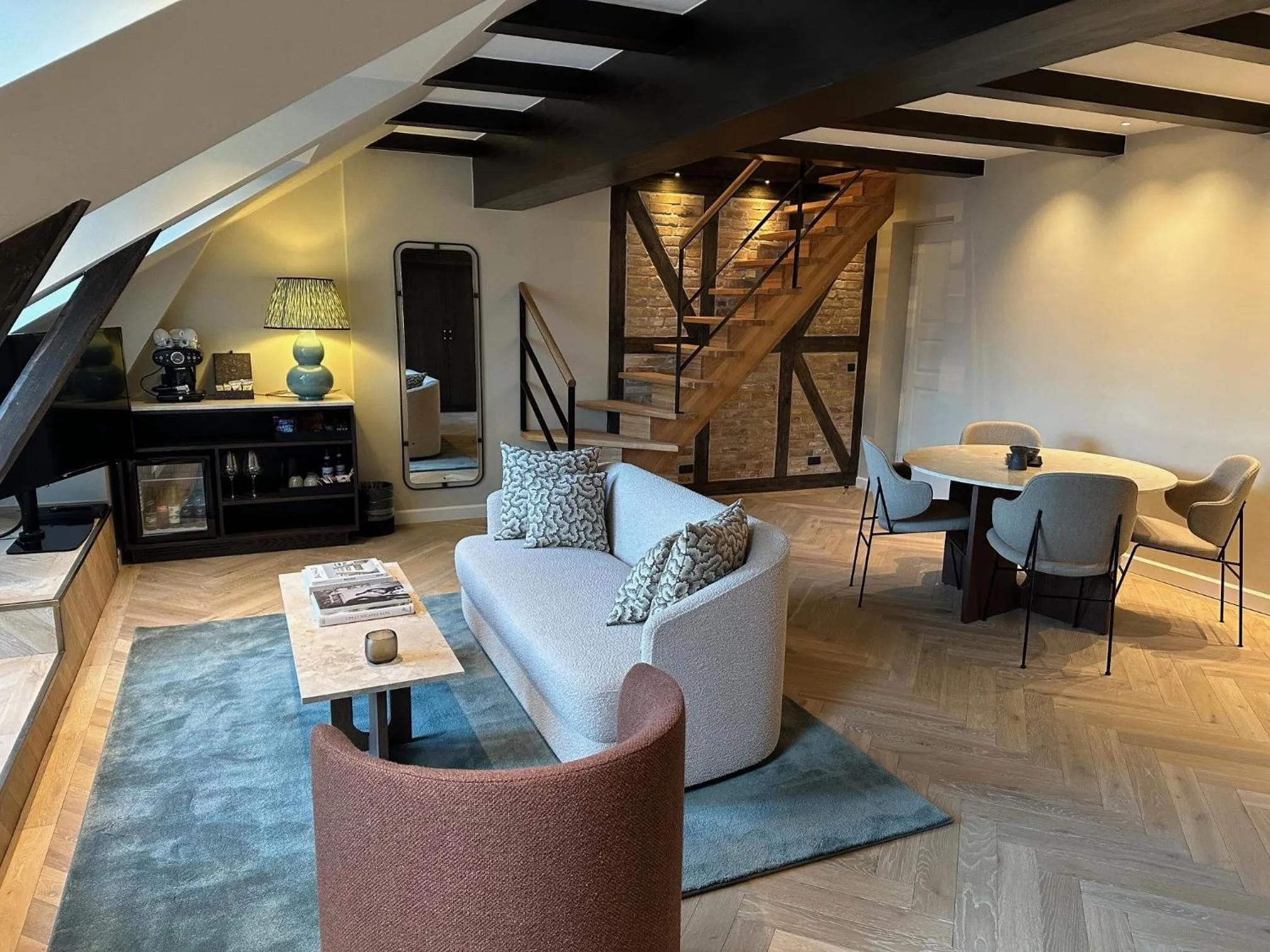 TV and multimedia in Ascot Hotel