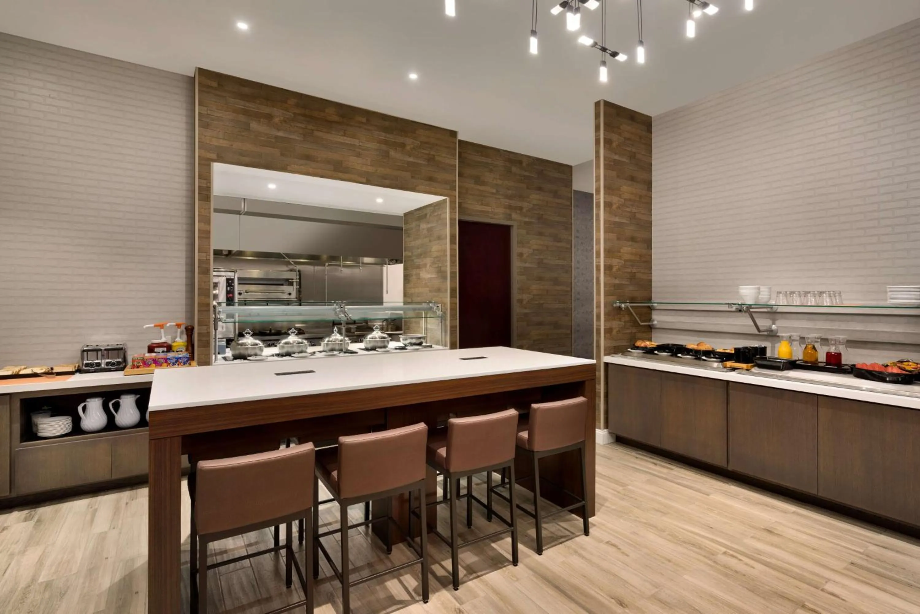 Restaurant/places to eat in Hilton Garden Inn New York Times Square South