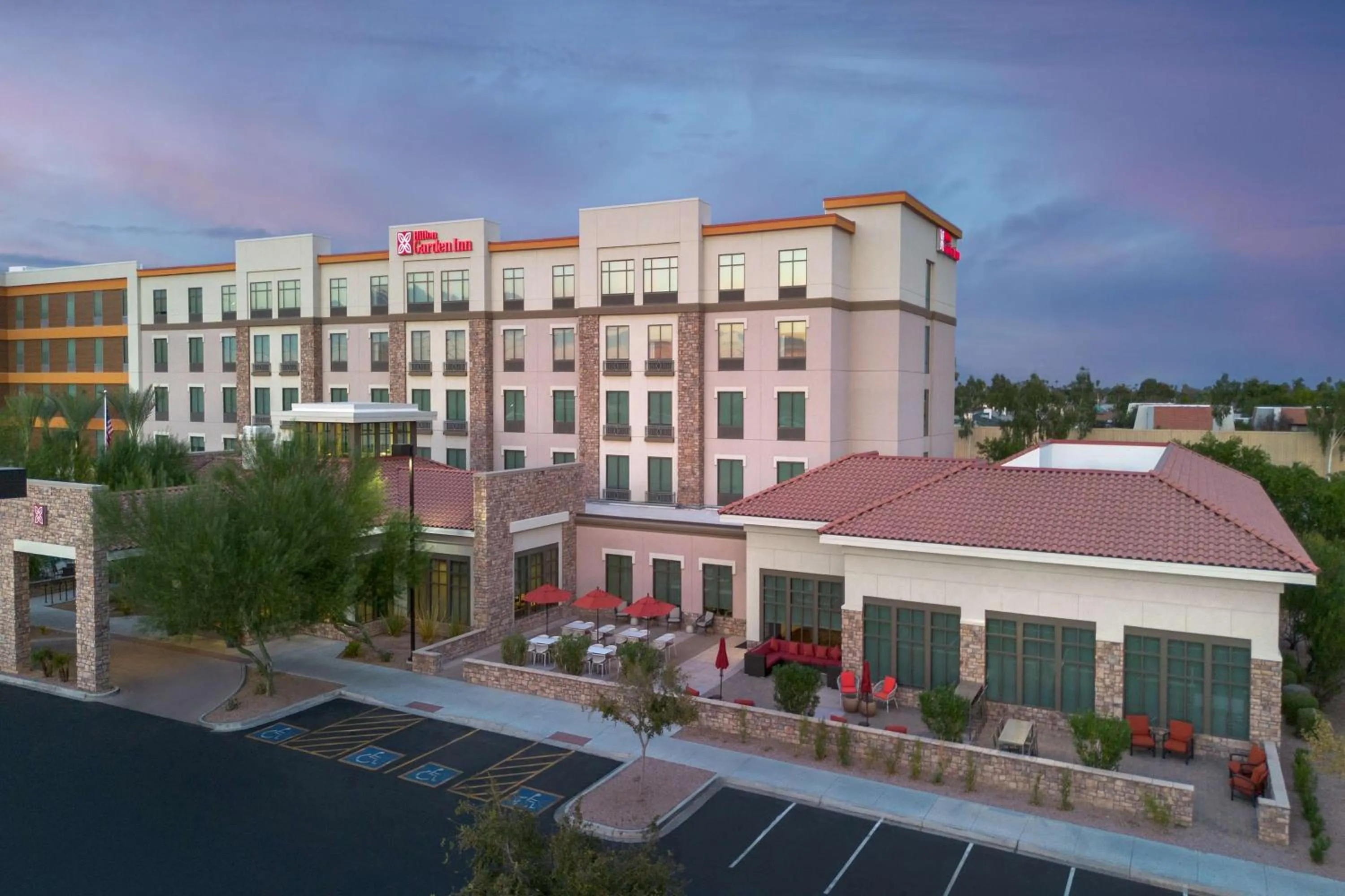 Property building in Hilton Garden Inn Phoenix-Tempe University Research Park, Az