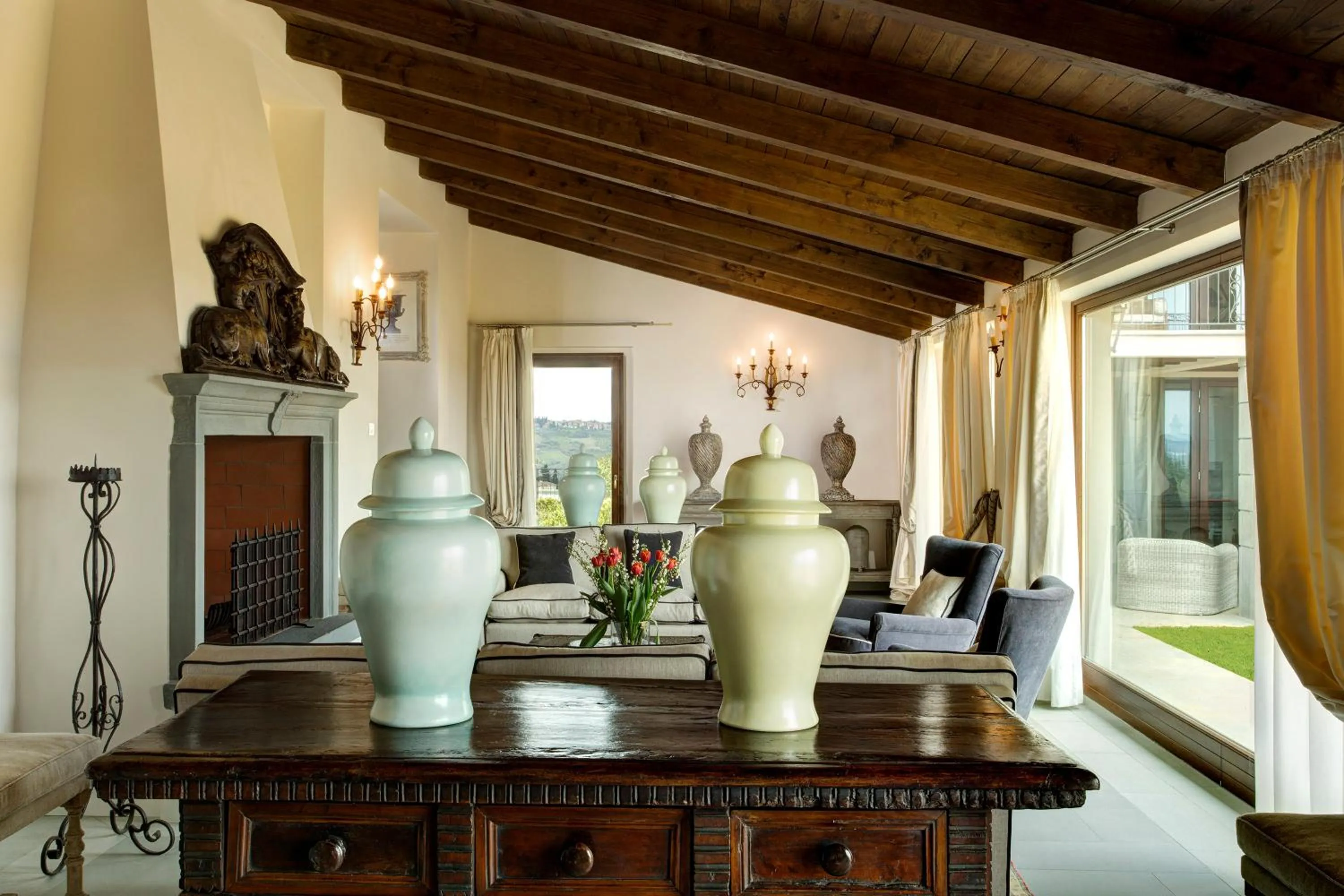 Communal lounge/ TV room in Villa Le Calvane