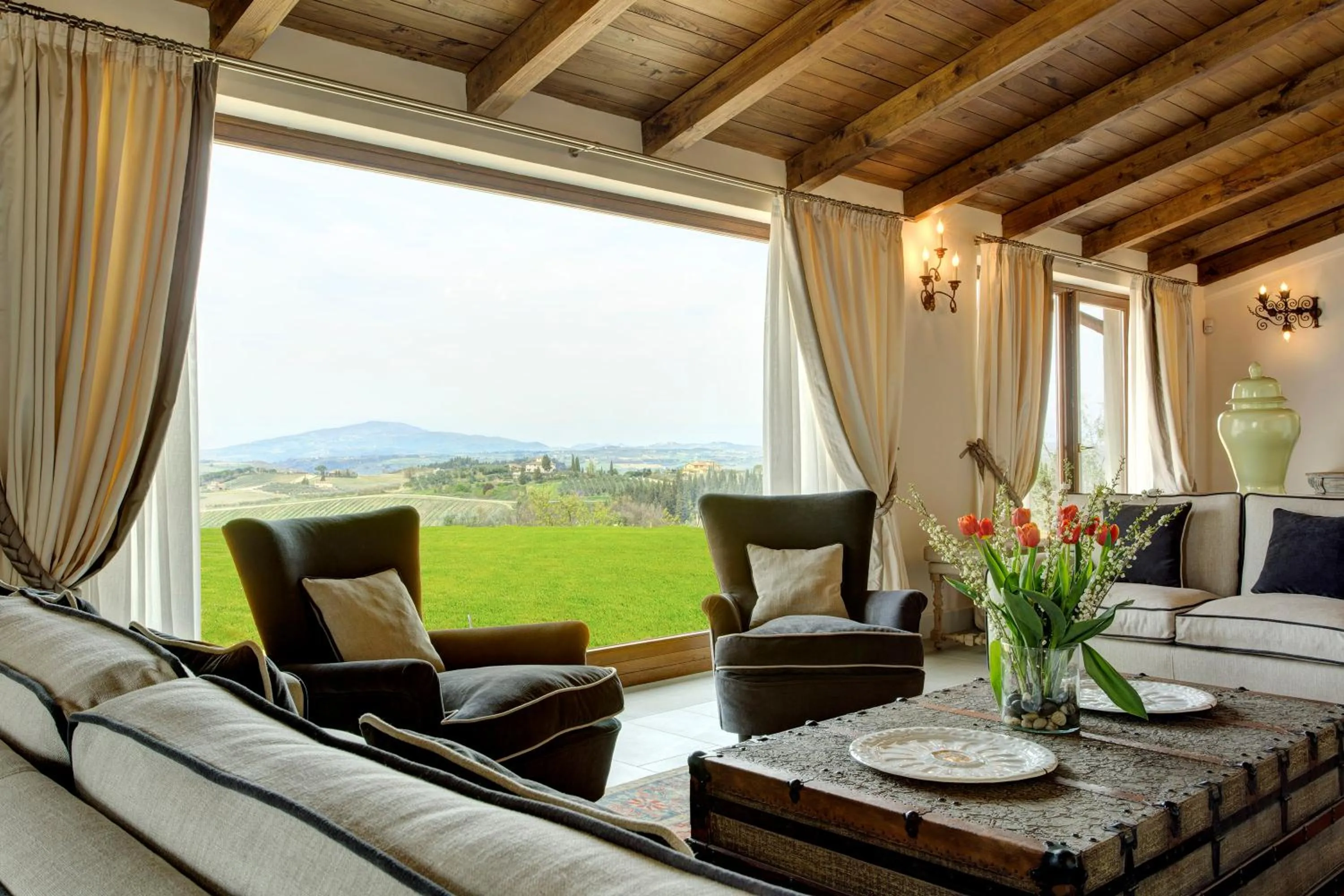 Communal lounge/ TV room in Villa Le Calvane