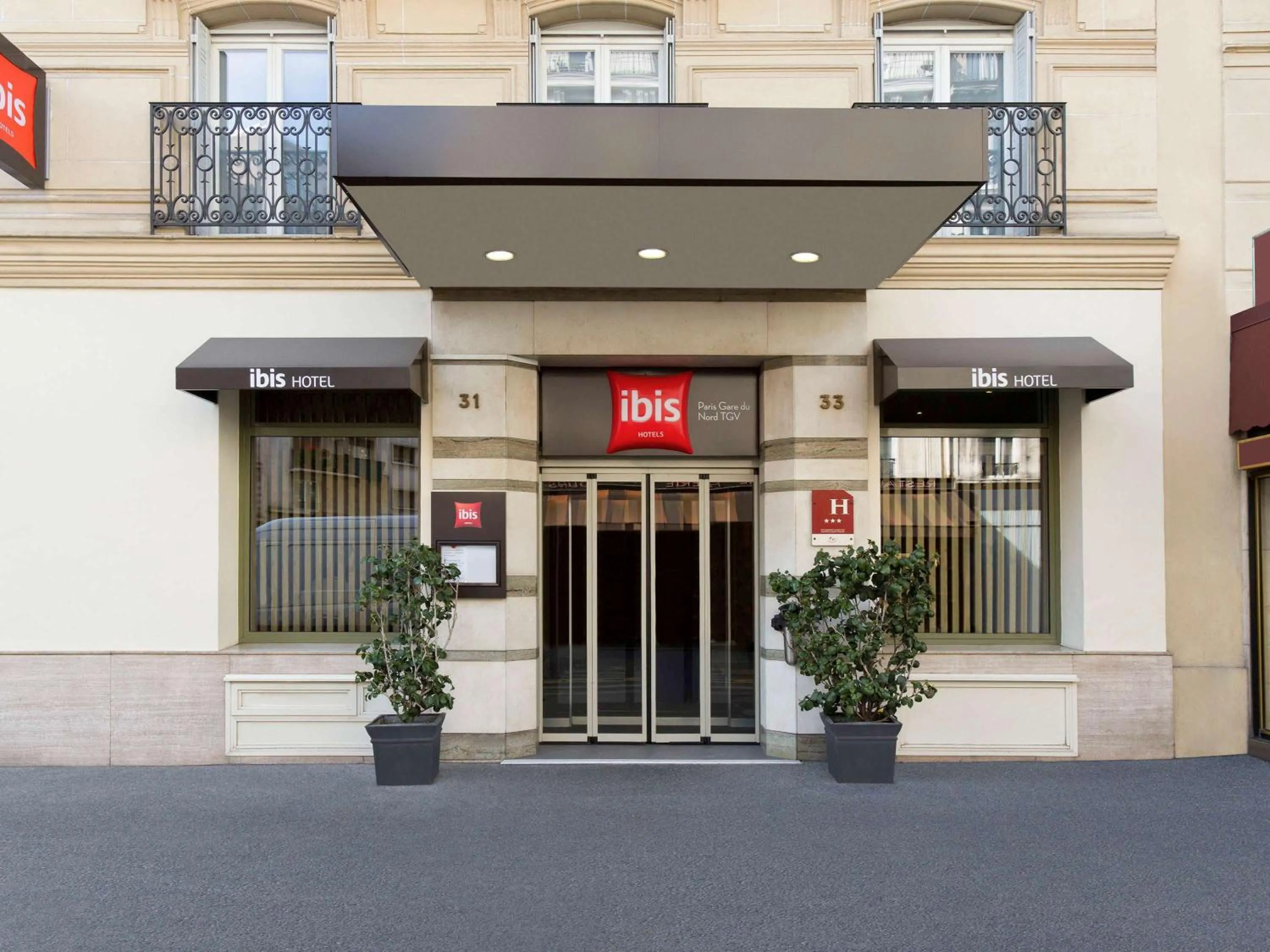Property building in ibis Paris Gare du Nord TGV