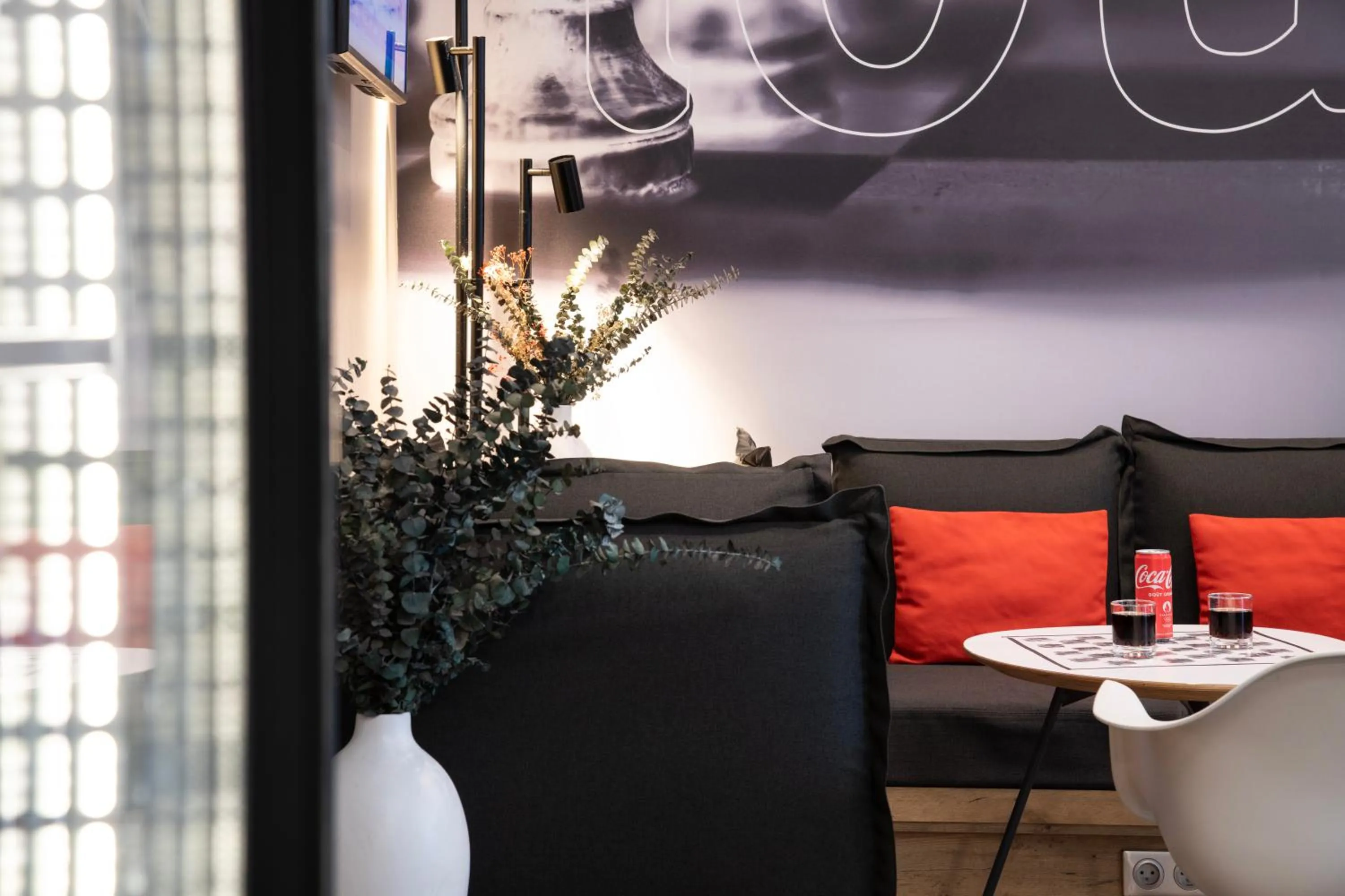 Lounge or bar in ibis Paris Gare du Nord TGV