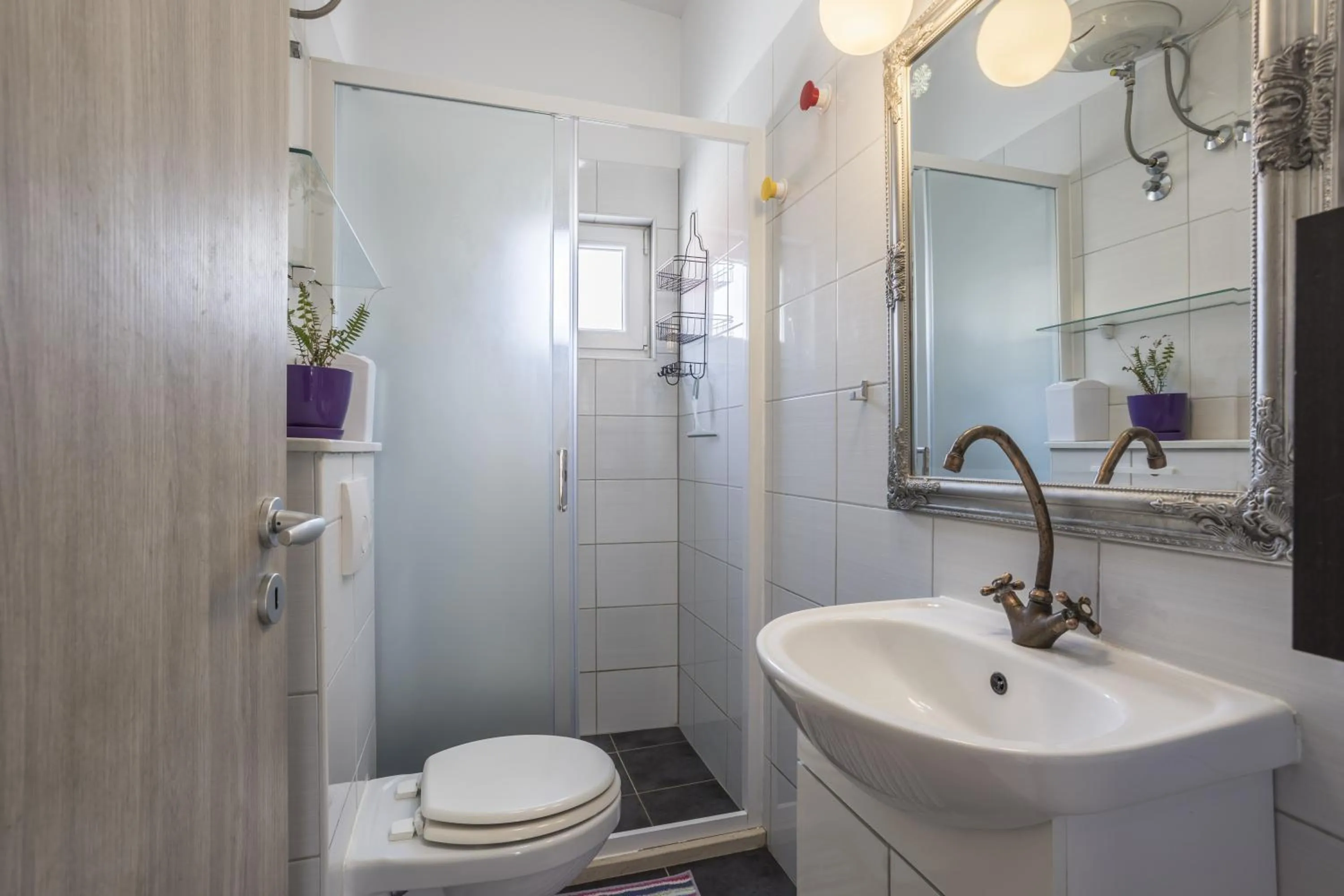 Bathroom in Apartments Keko