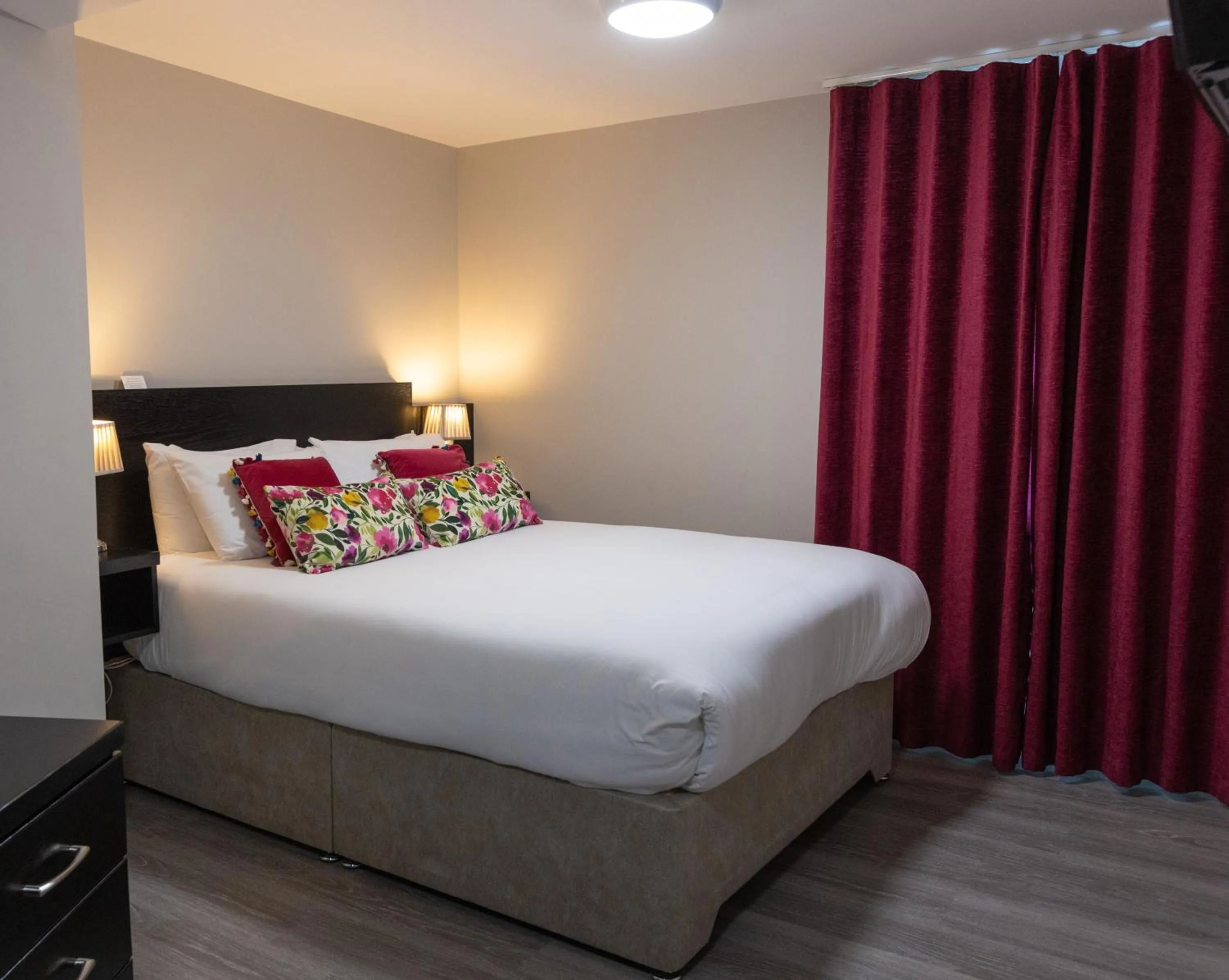 Bed in Behan's Horseshoe Bar & Restaurant