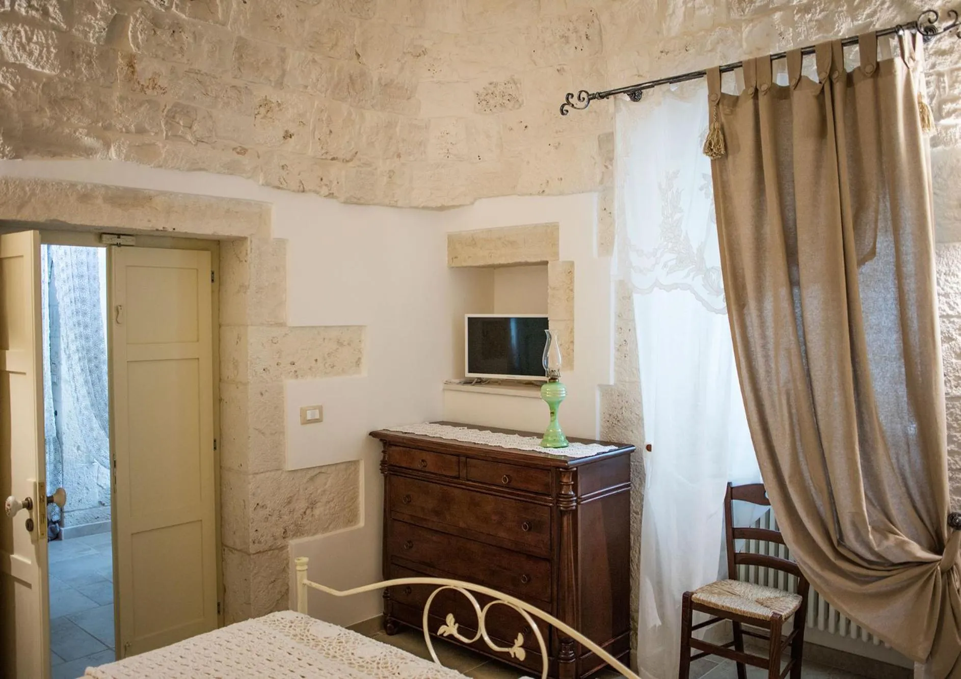 Decorative detail, Bed in Il Carpino