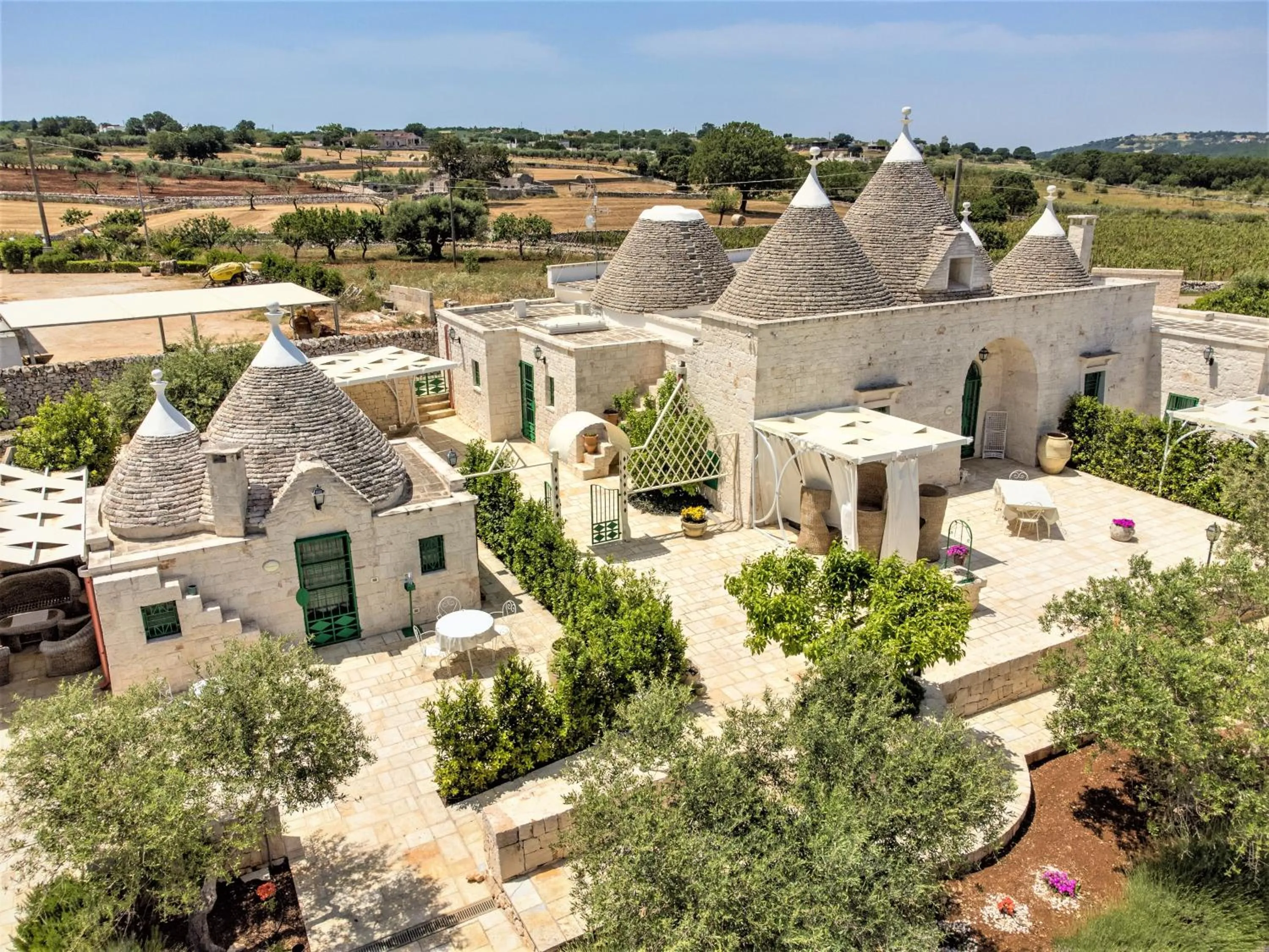 Property building in Il Carpino