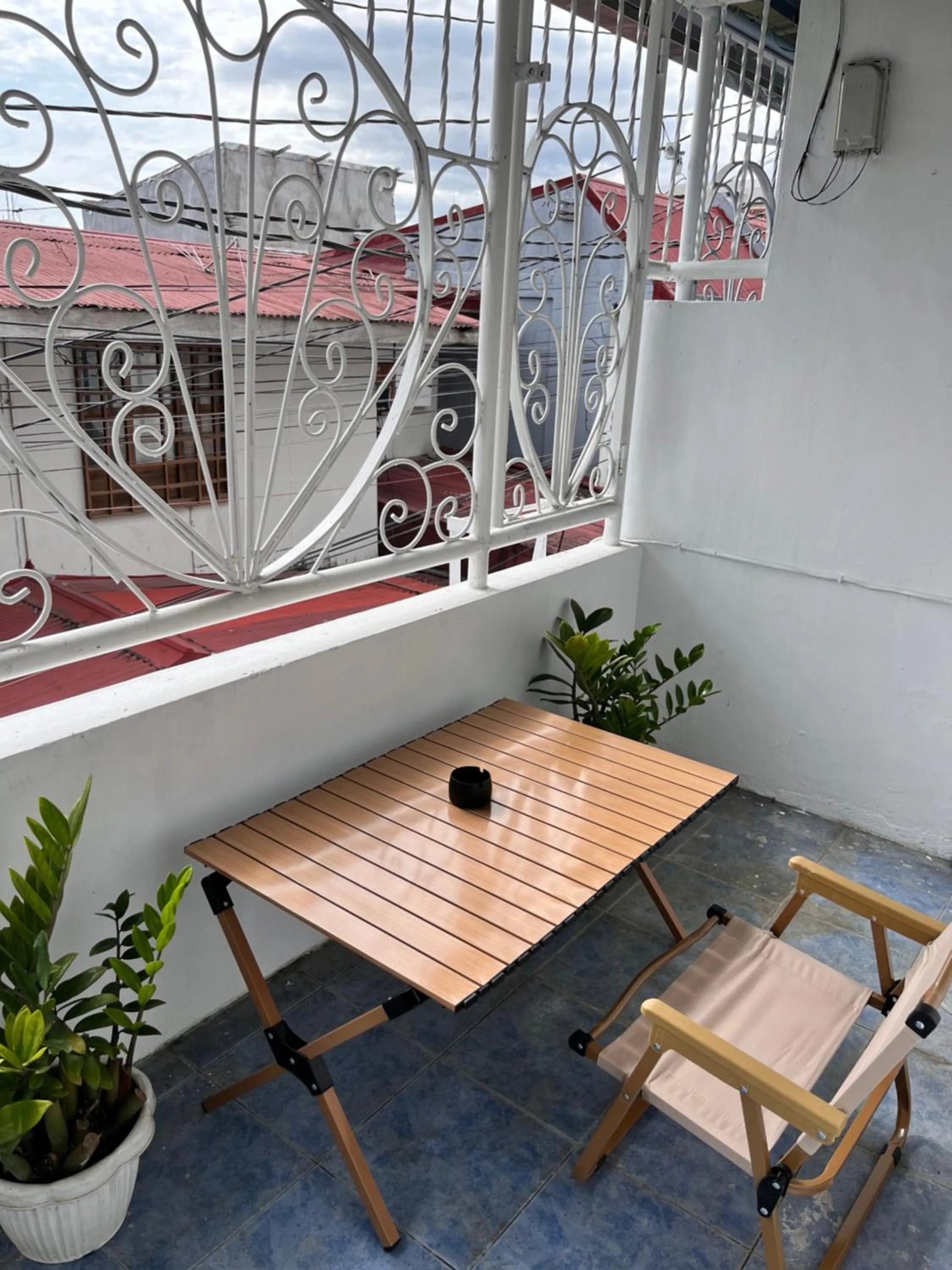 Nomads MNL Backpackers Homestay - near Airport