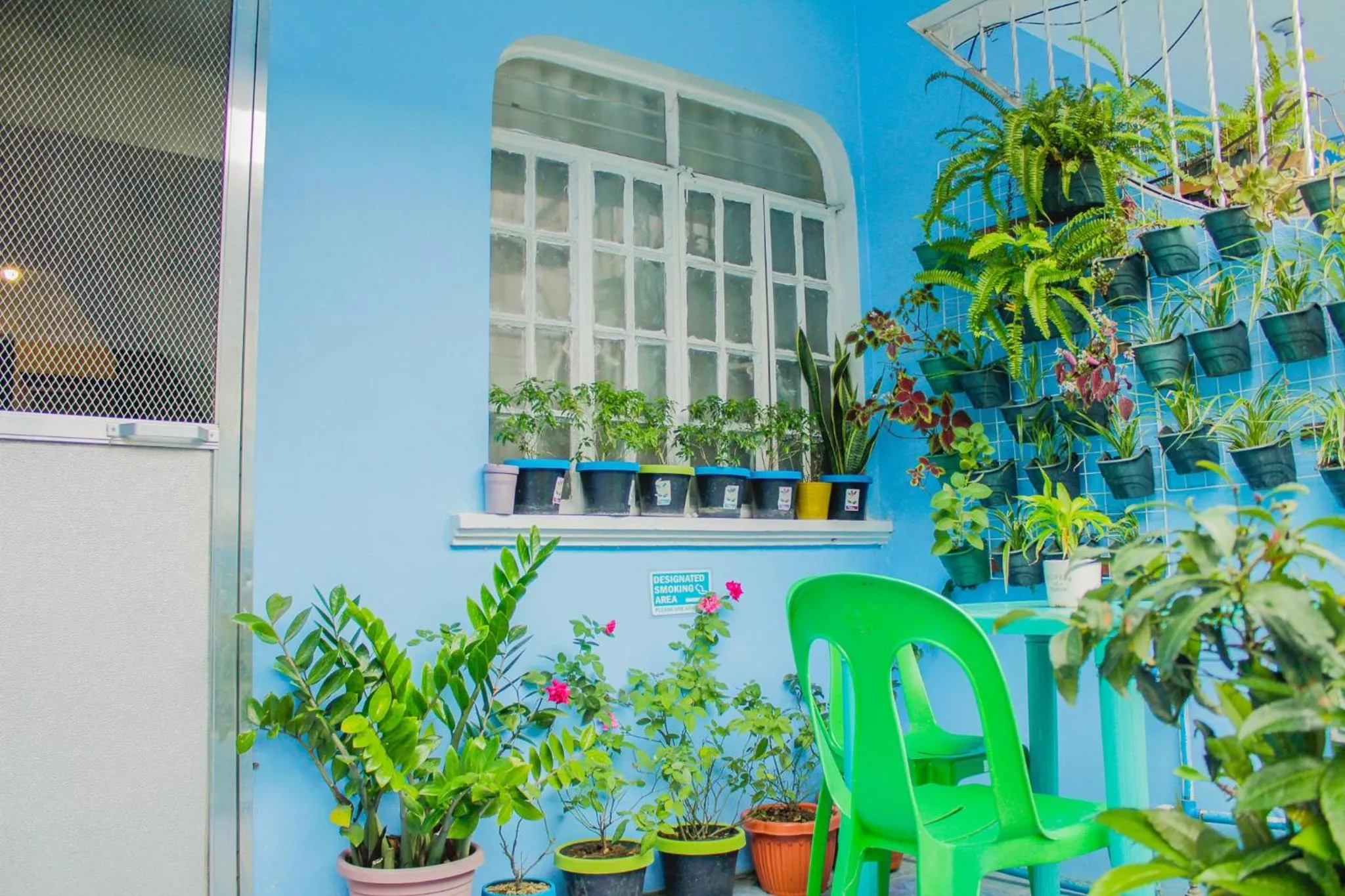 Property building in Backpackers Homestay - NomadsMNL