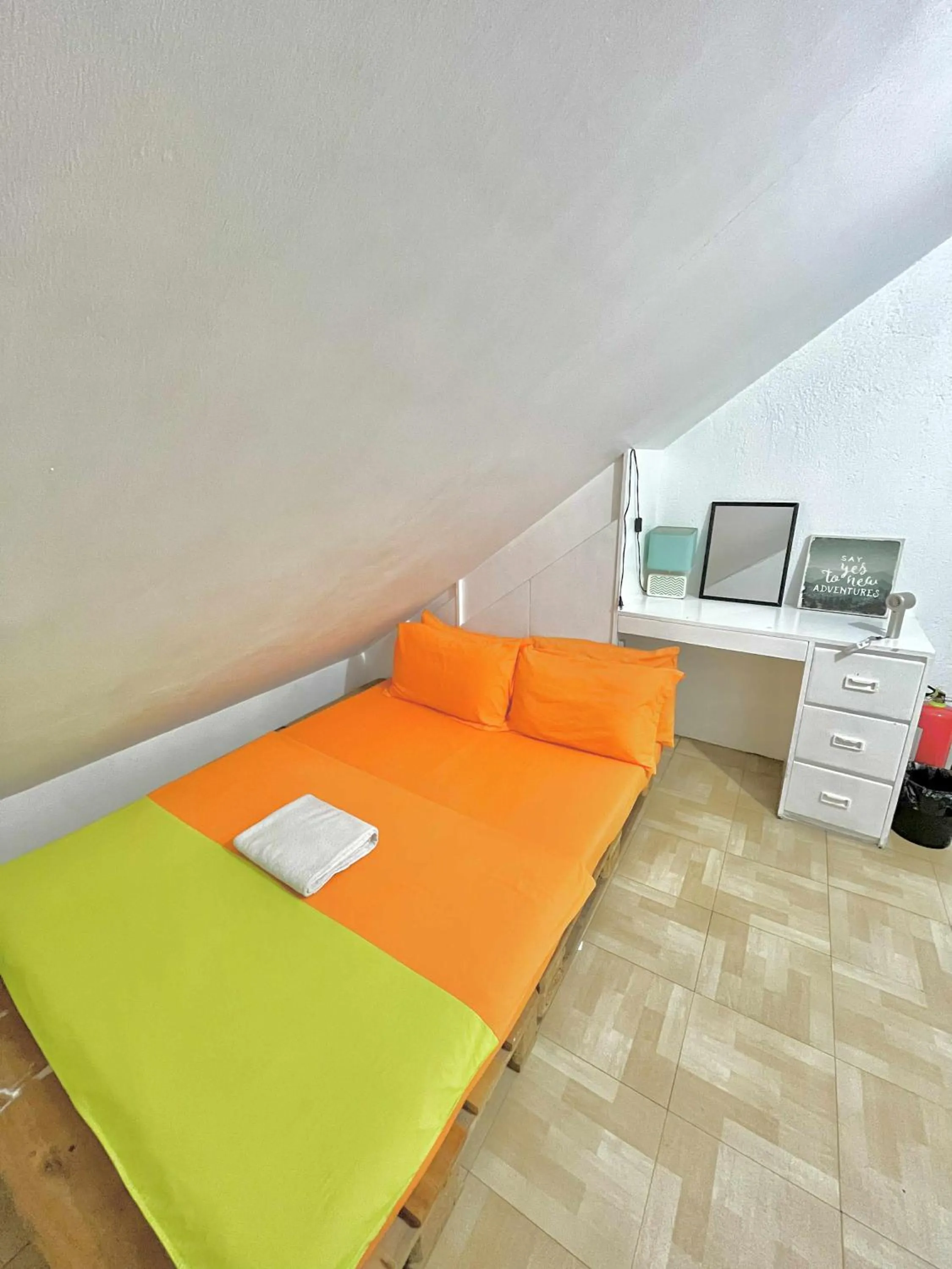 Bed in Nomads MNL Backpackers Homestay - near Airport