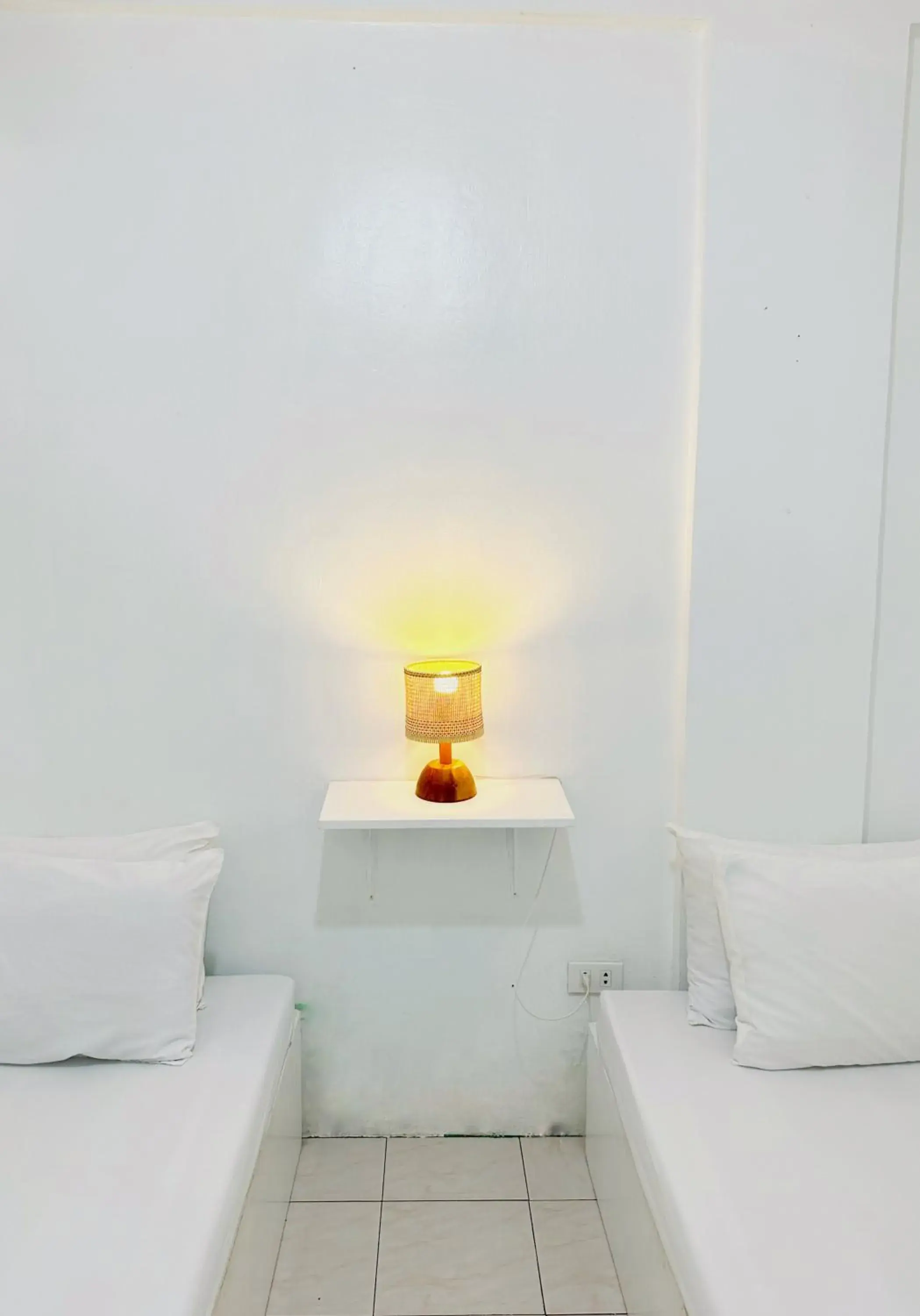 Budget Twin Room in Nomads MNL Backpackers Homestay - near Airport Budget Twin Room in Nomads MNL Backpackers Homestay - near Airport