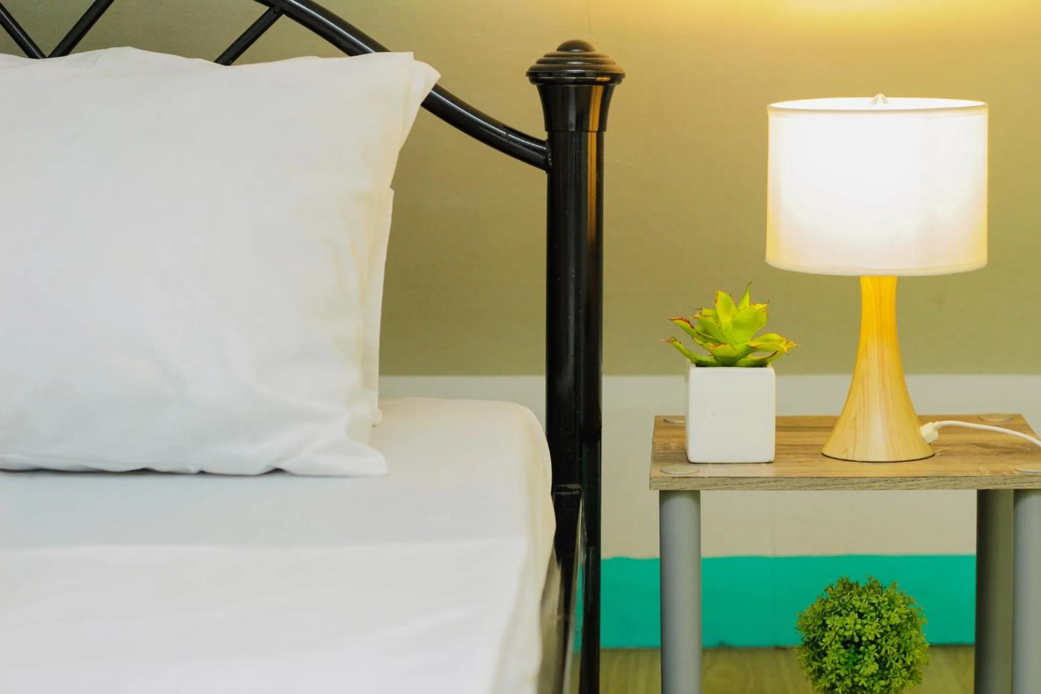 Bed in Backpackers Homestay - NomadsMNL