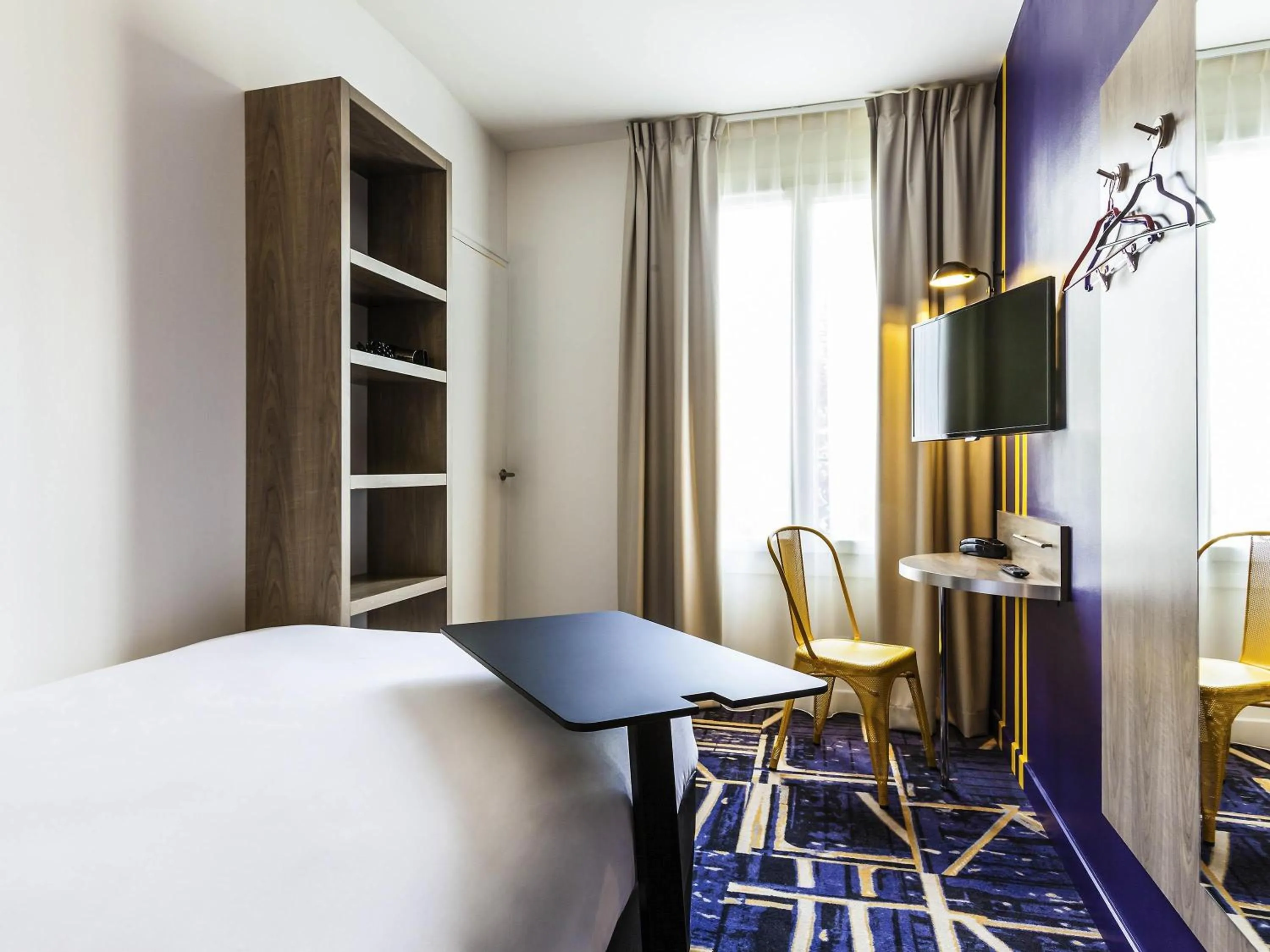 Bedroom, Bed in ibis Styles Paris Mairie De Clichy