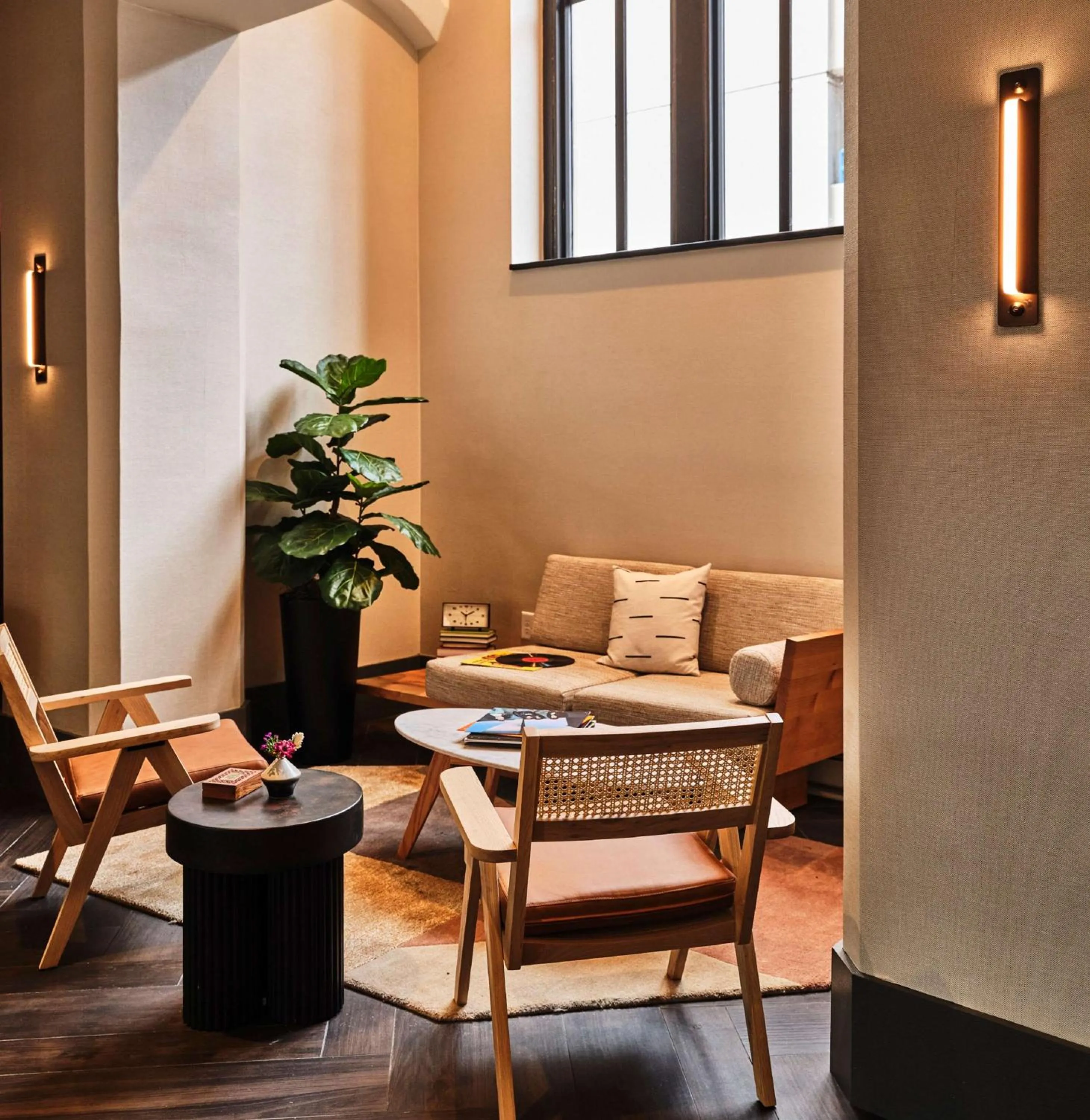 Lobby or reception in Joinery Hotel Pittsburgh, Curio Collection by Hilton