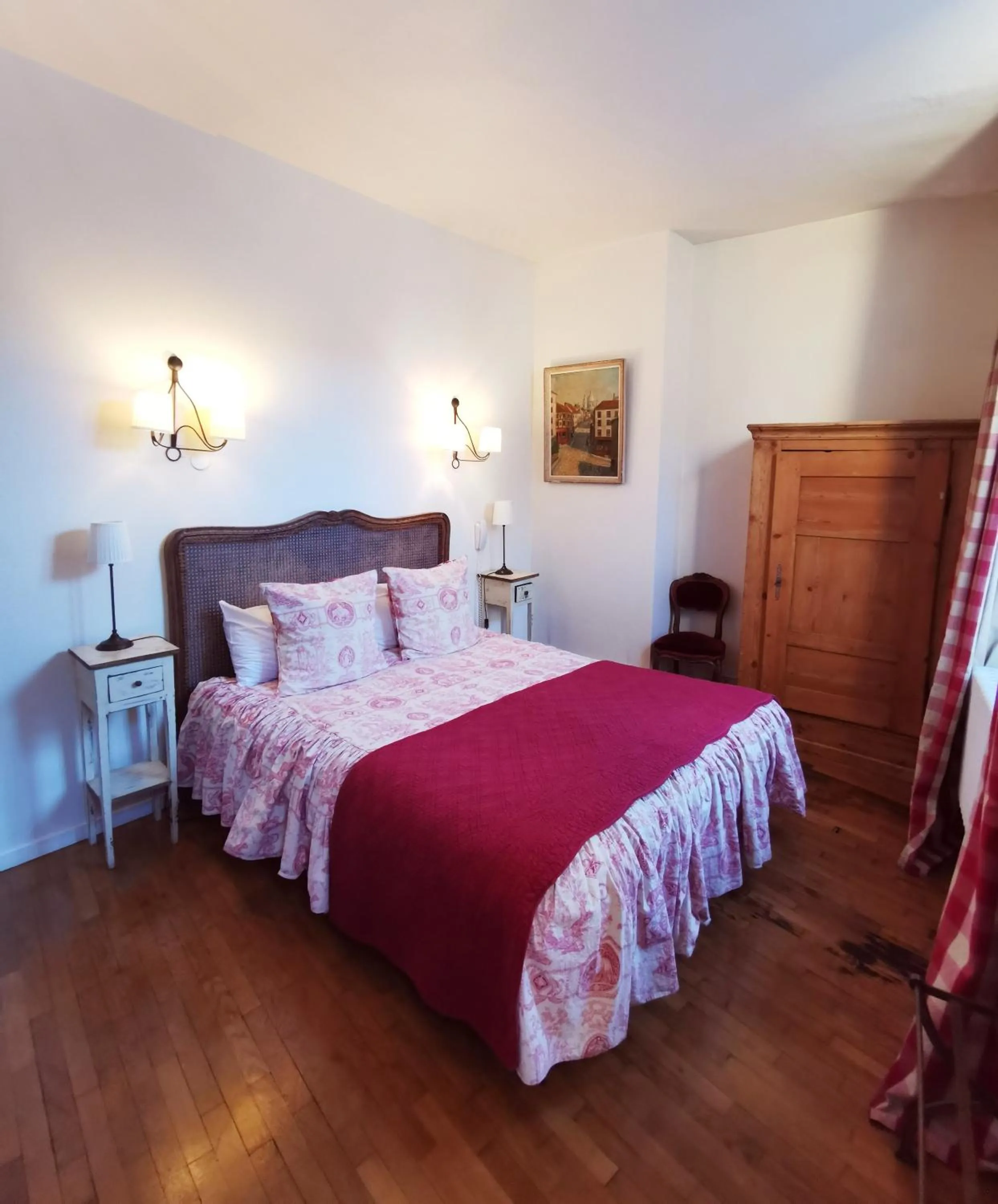 Bed in Hôtel de la Cathédrale Metz