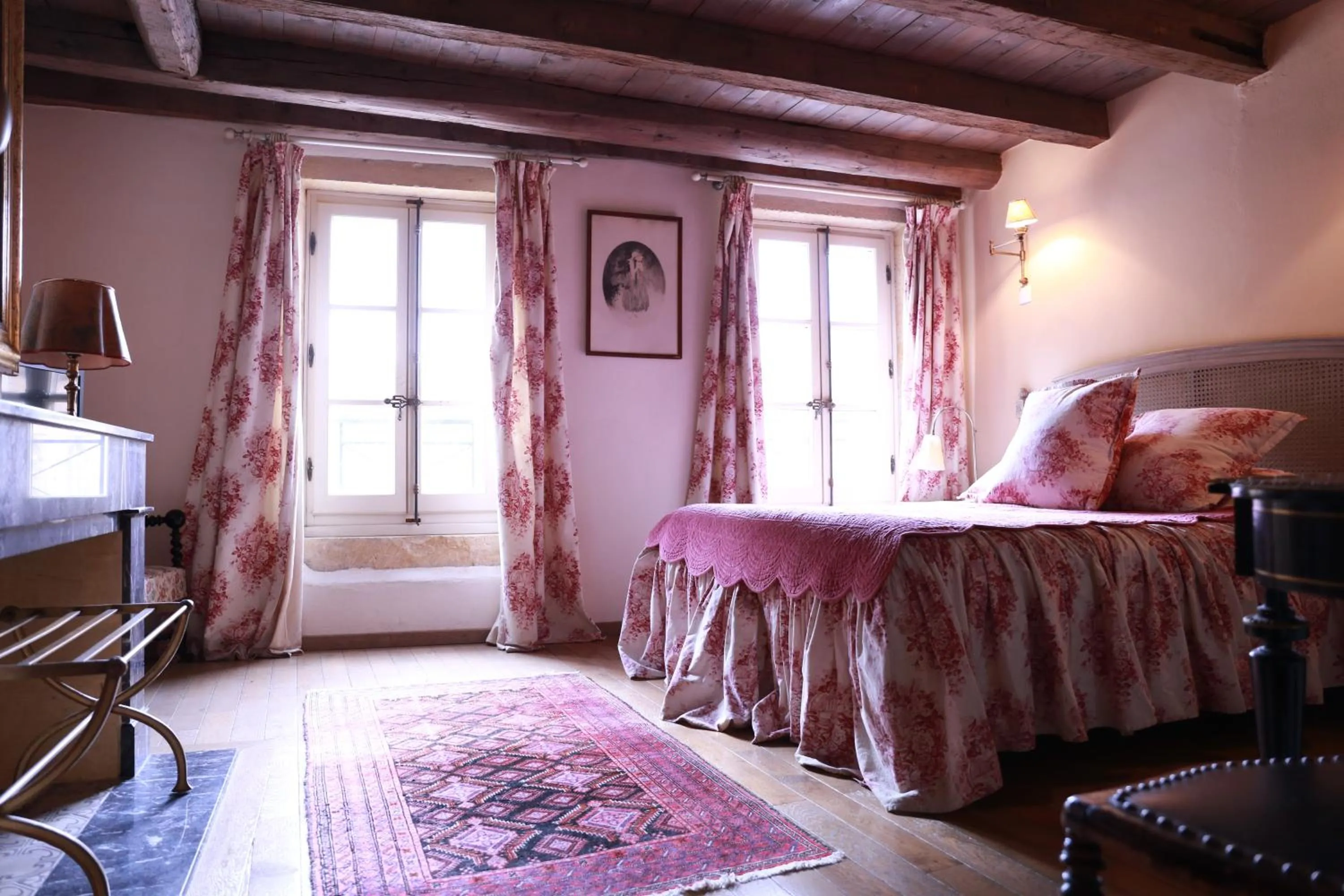 Bed in Hôtel de la Cathédrale Metz