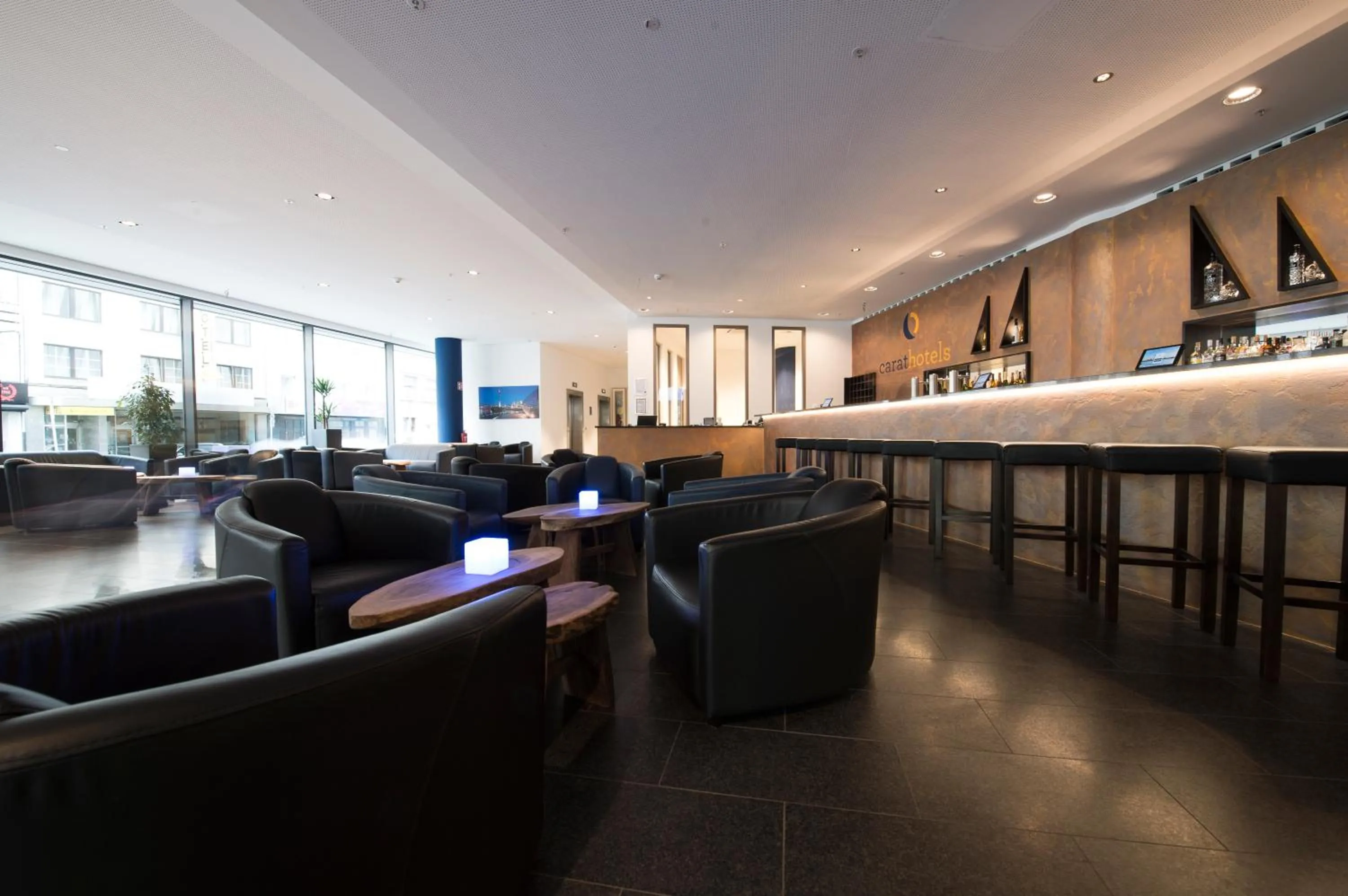 Lounge or bar in Carathotel Düsseldorf City