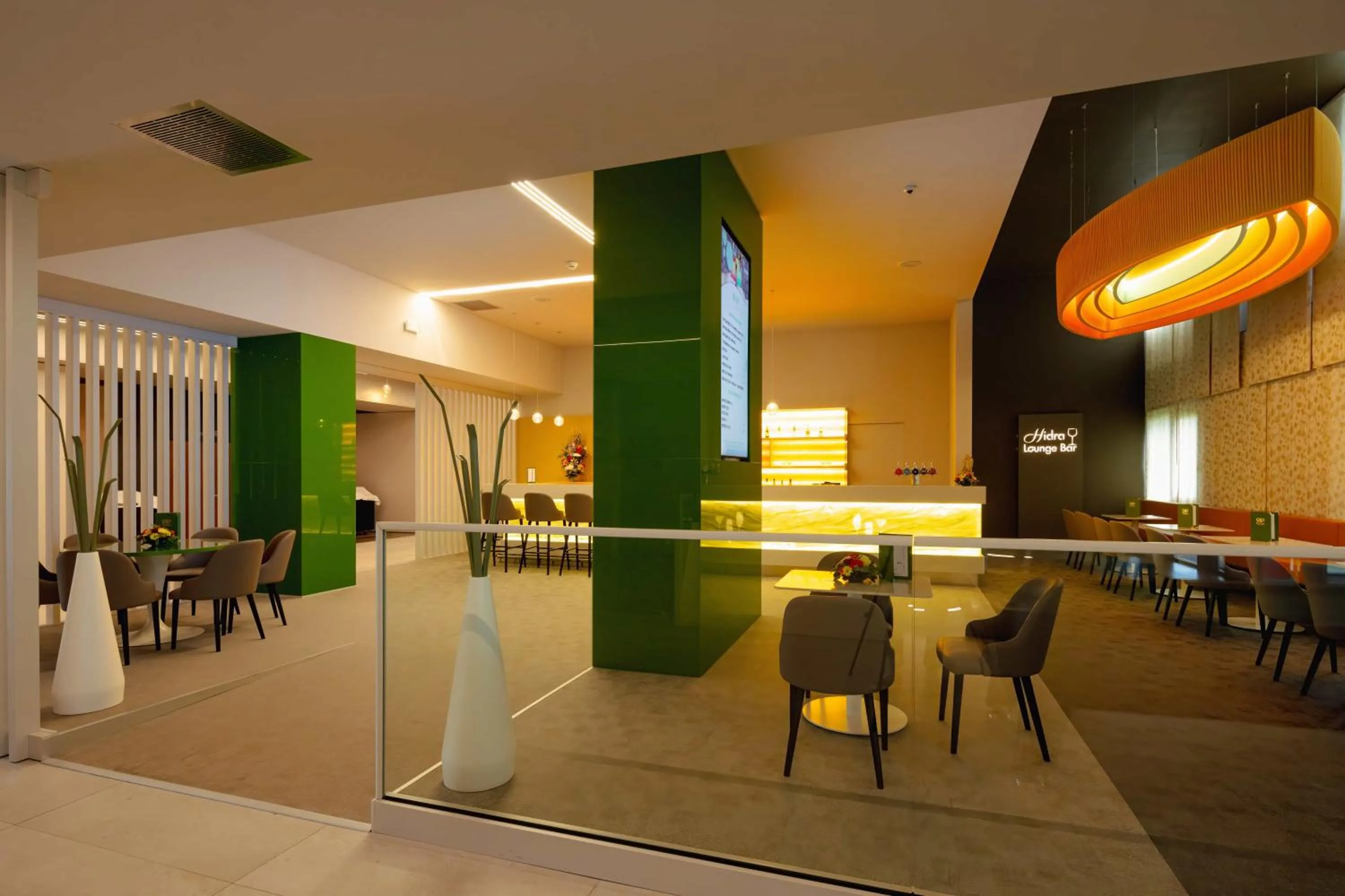 Lounge or bar in Hotel Plaza - site du Futuroscope