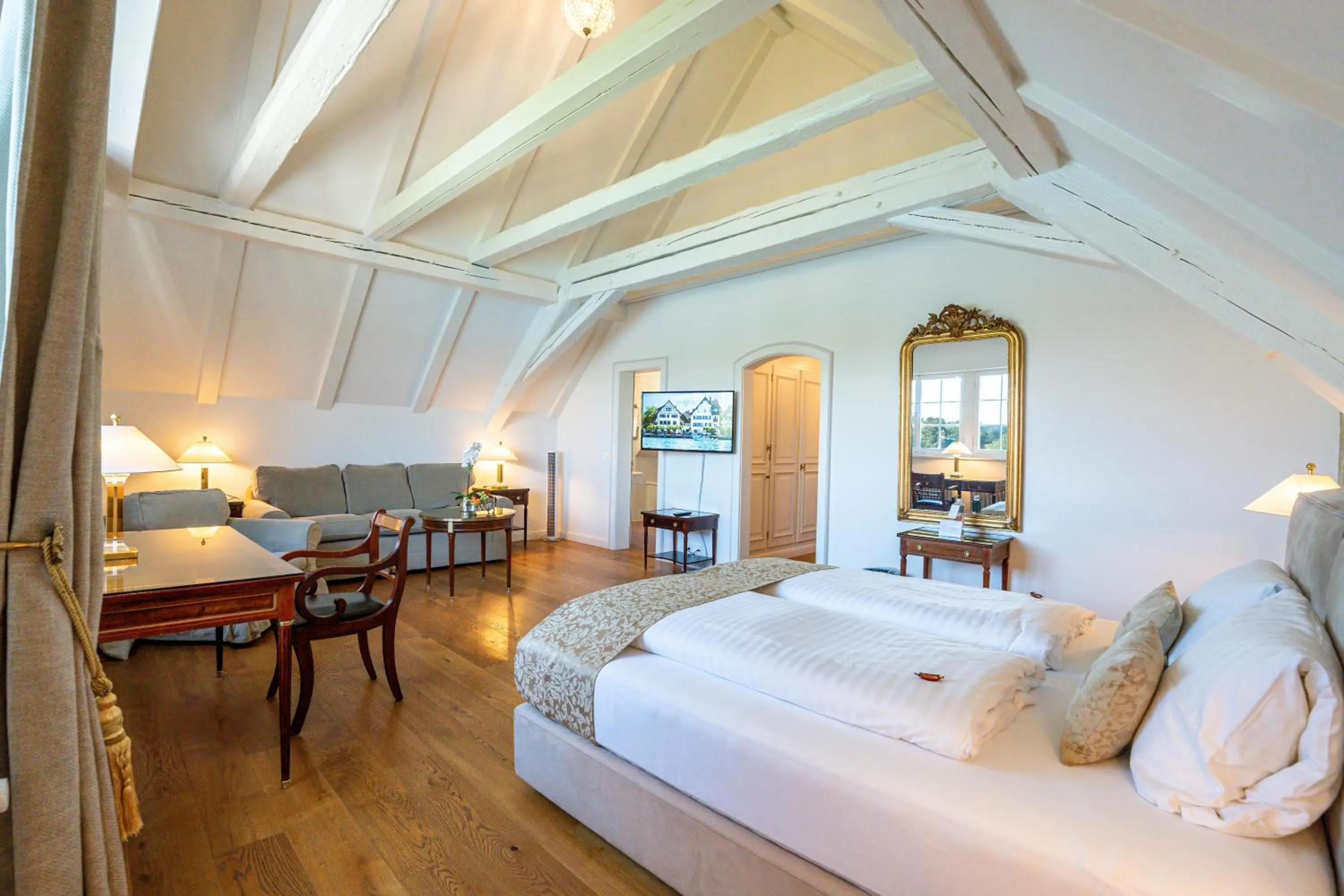 Bed in Hotel Porto Sofie Gottlieben