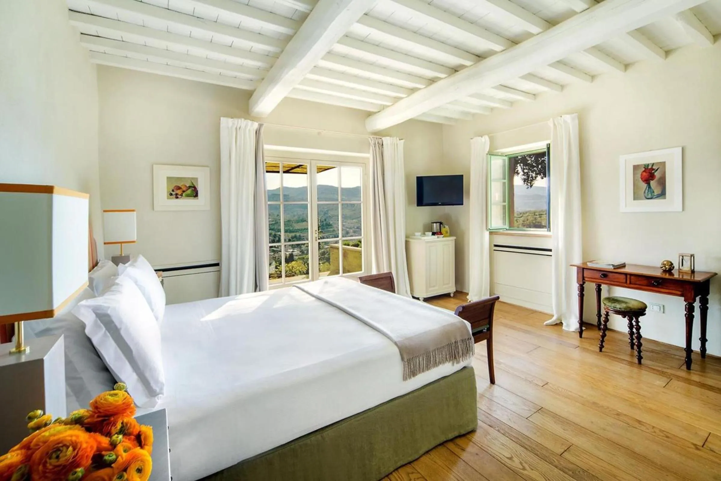 Bedroom, Bed in Borgo Del Cabreo